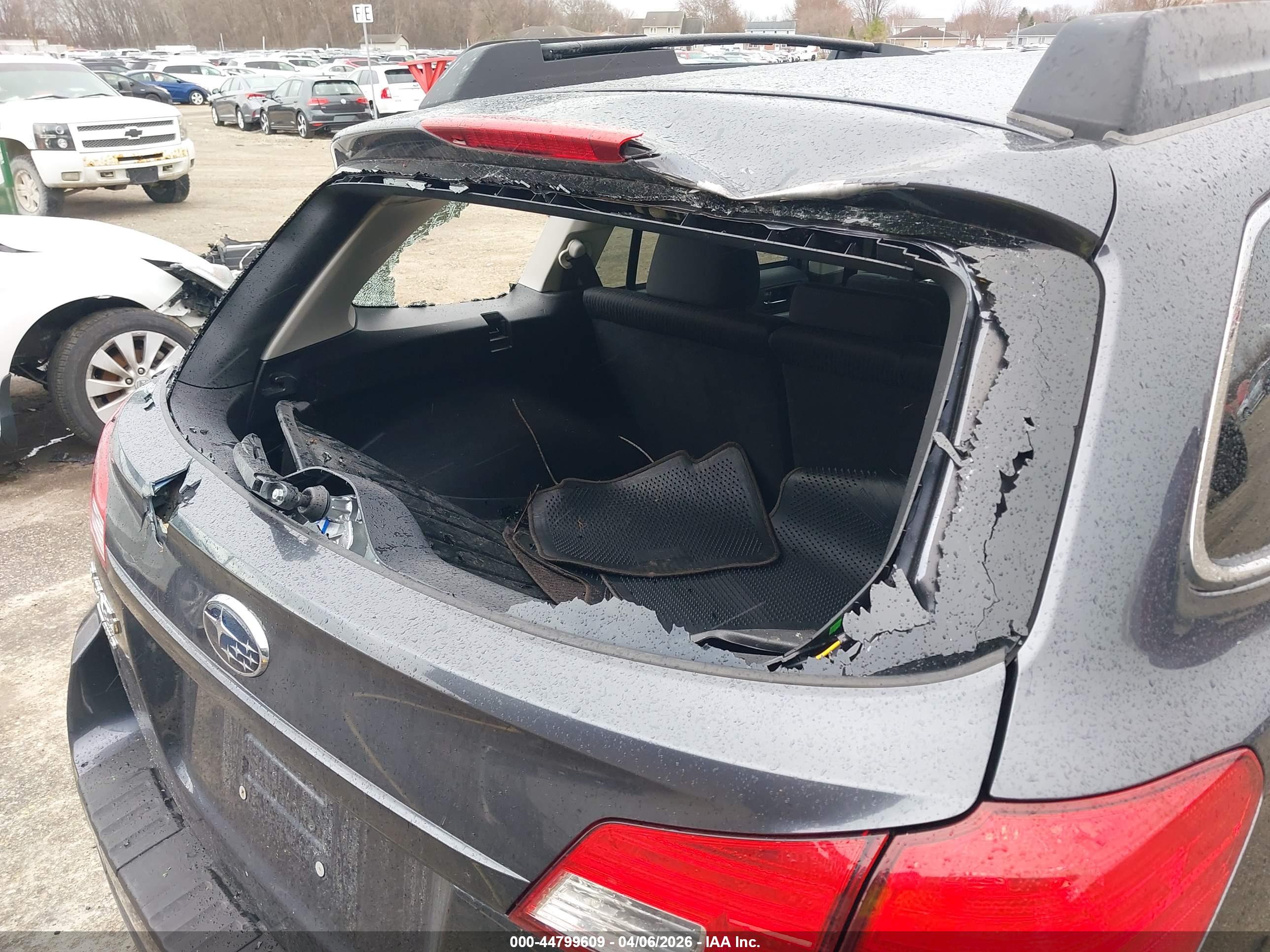 SUBARU OUTBACK image 6