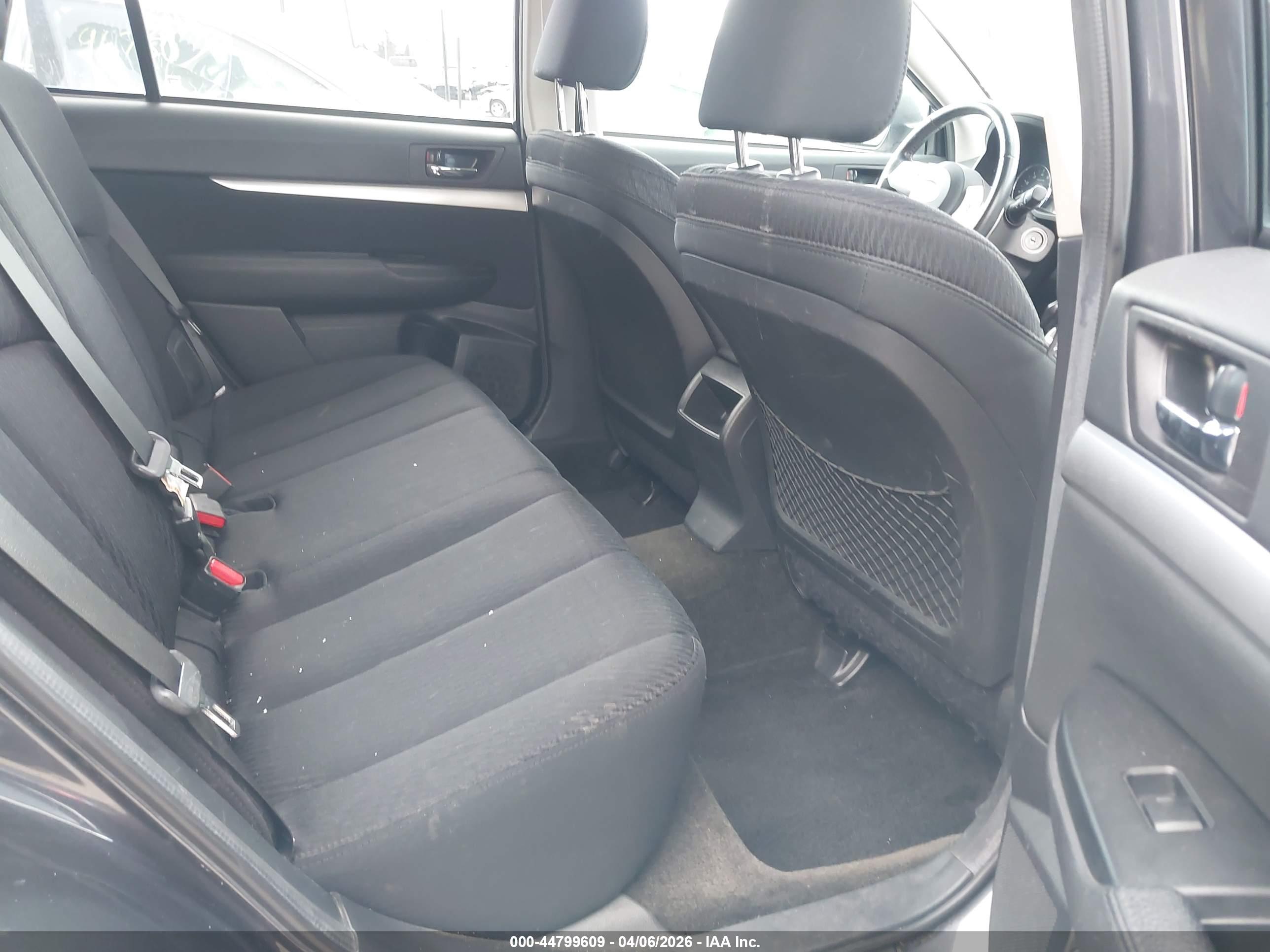 SUBARU OUTBACK image 8