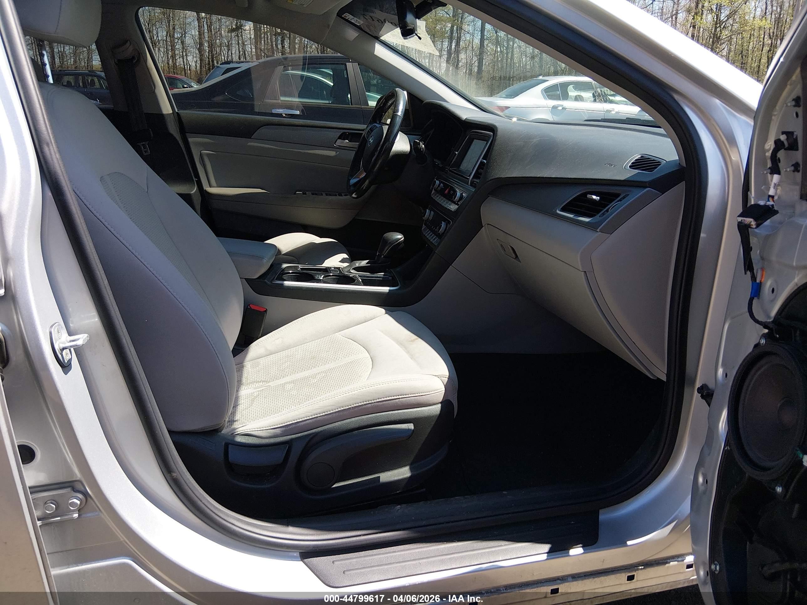 HYUNDAI SONATA image 5
