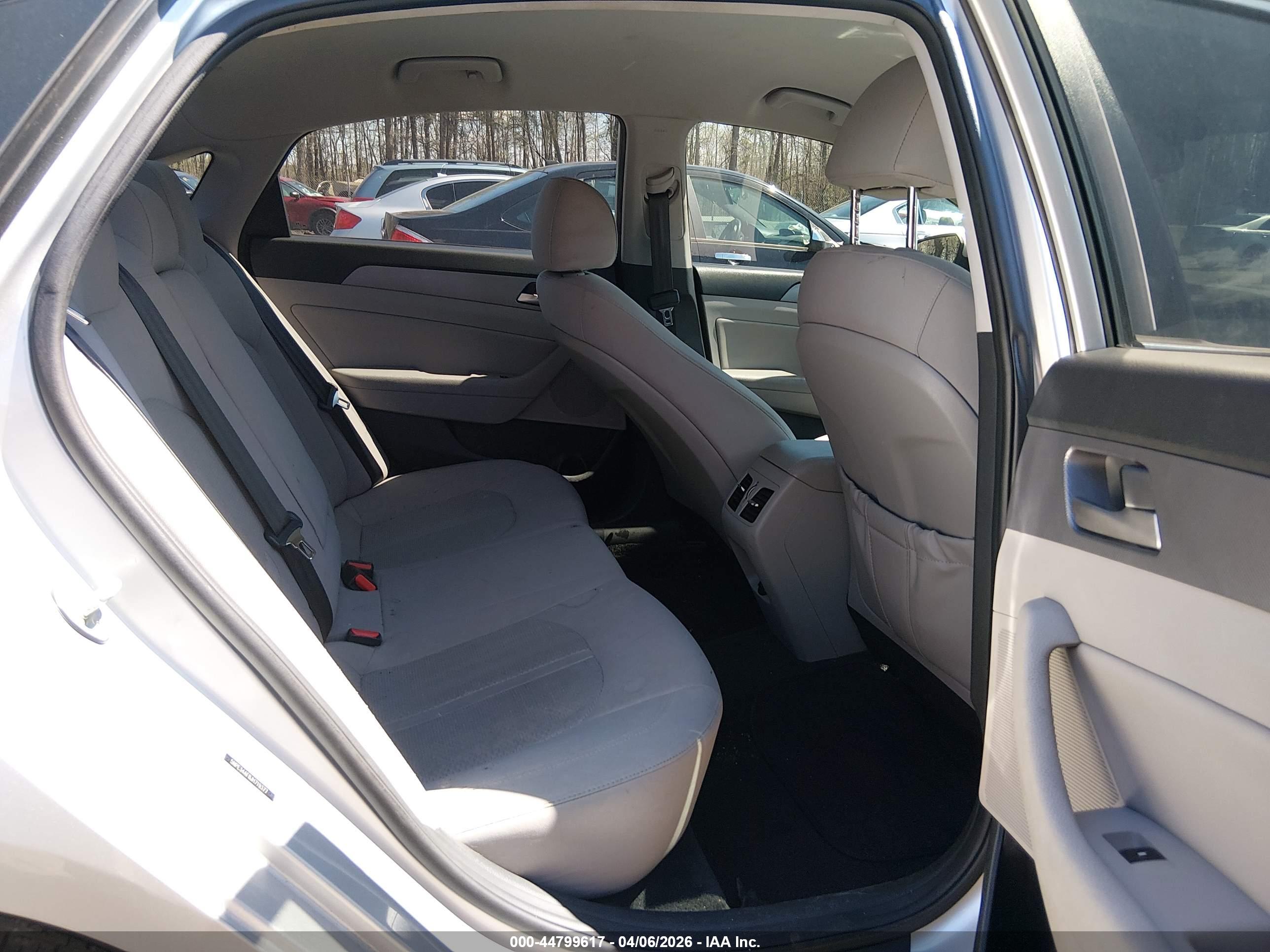 HYUNDAI SONATA image 8