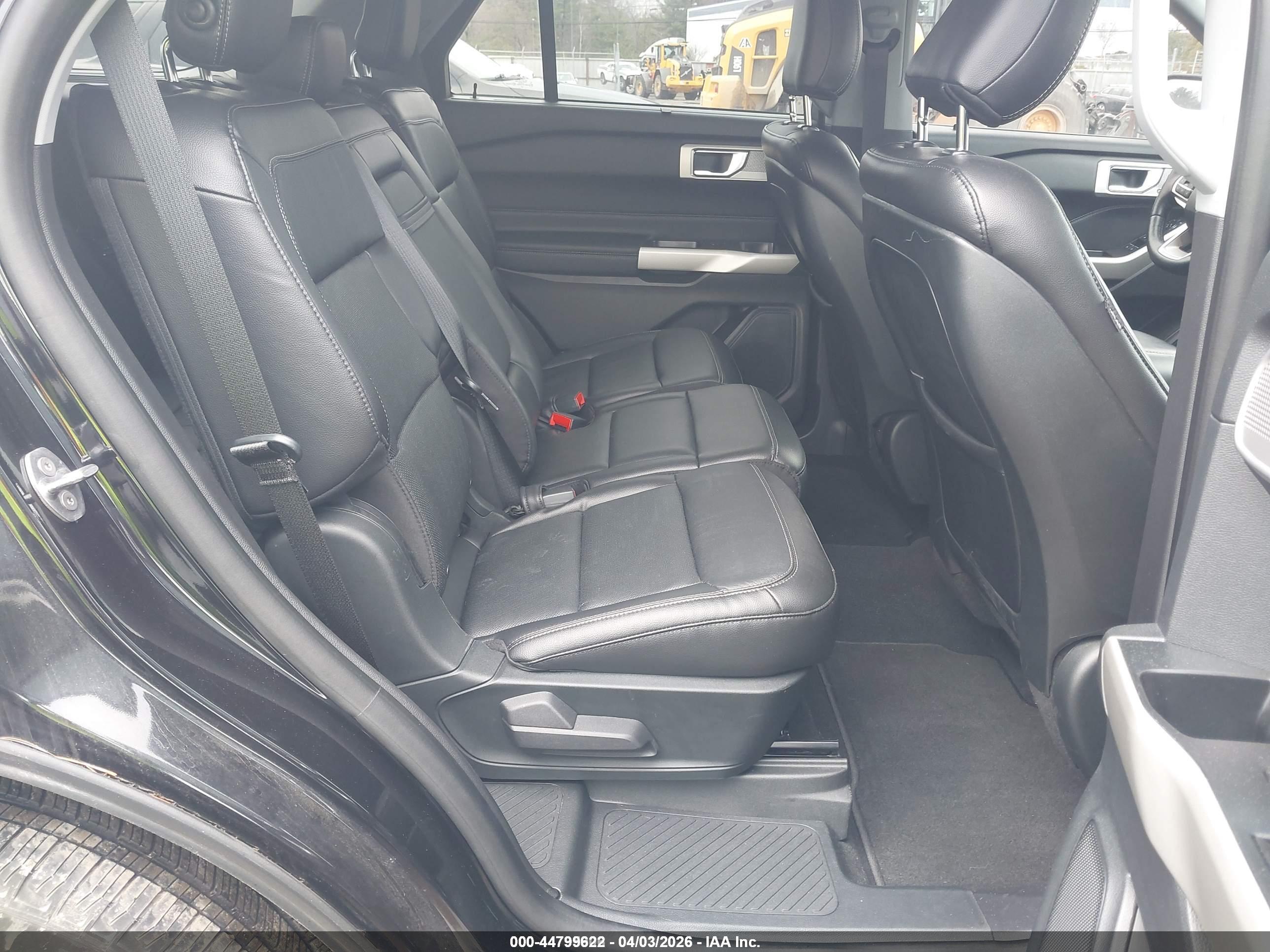 FORD EXPLORER image 8