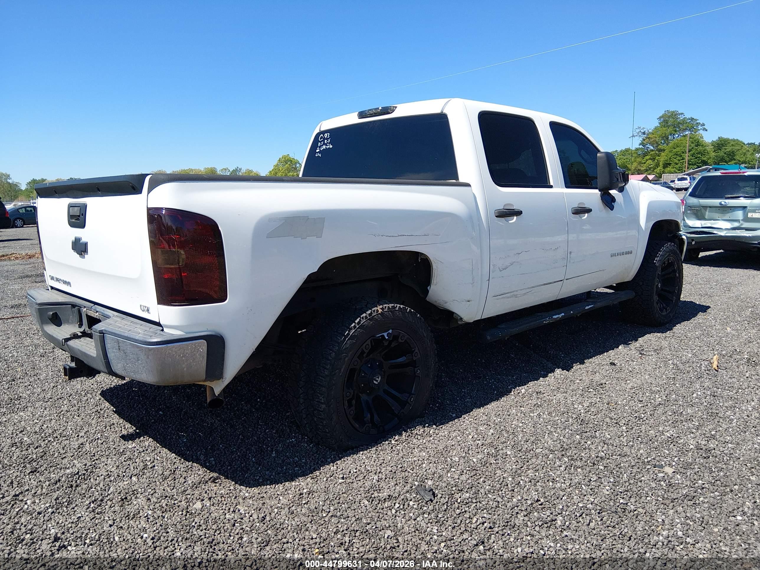 CHEVROLET SILVERADO image 4