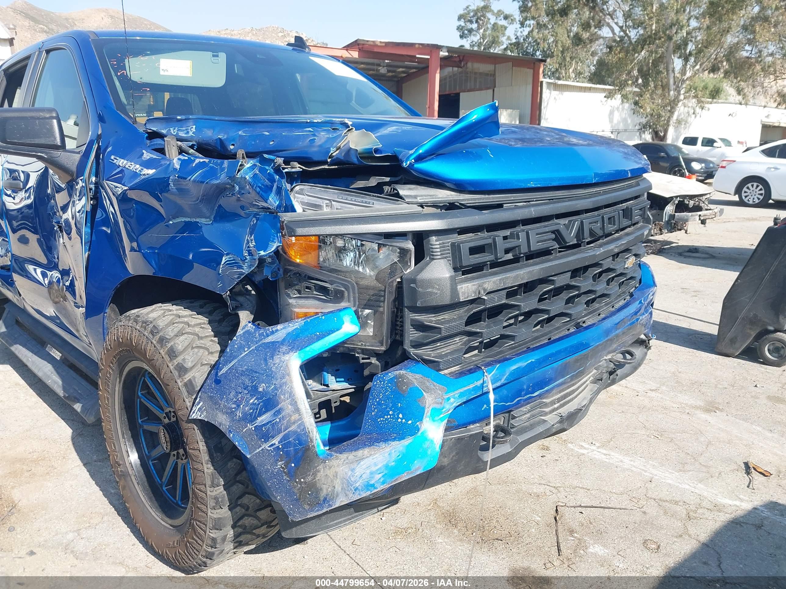 CHEVROLET SILVERADO image 6