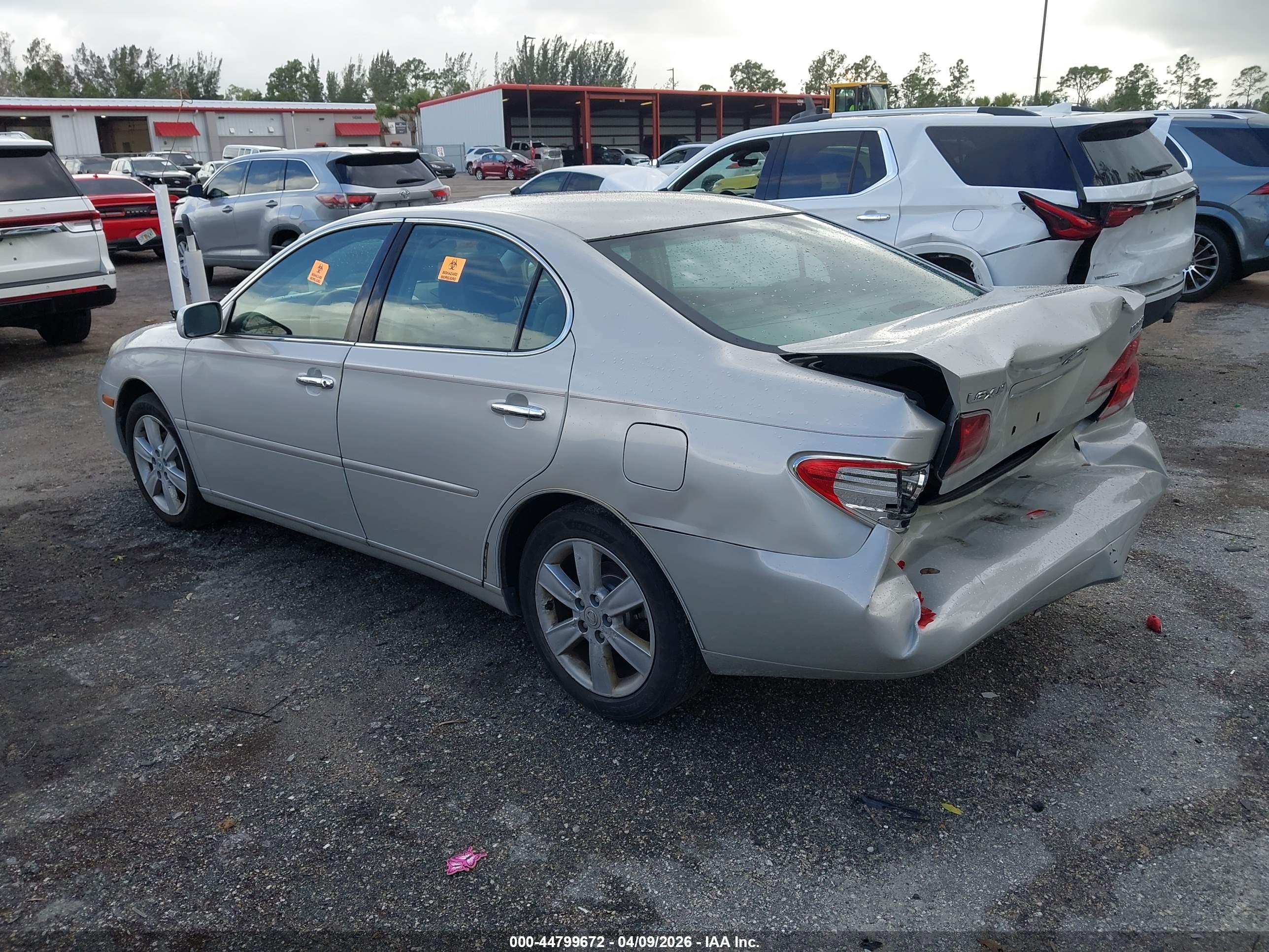 LEXUS ES image 3