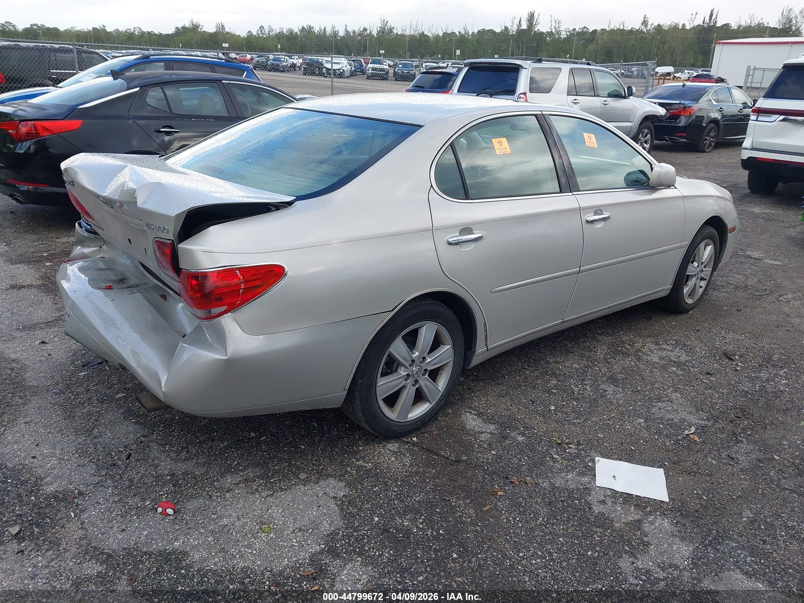 LEXUS ES image 4