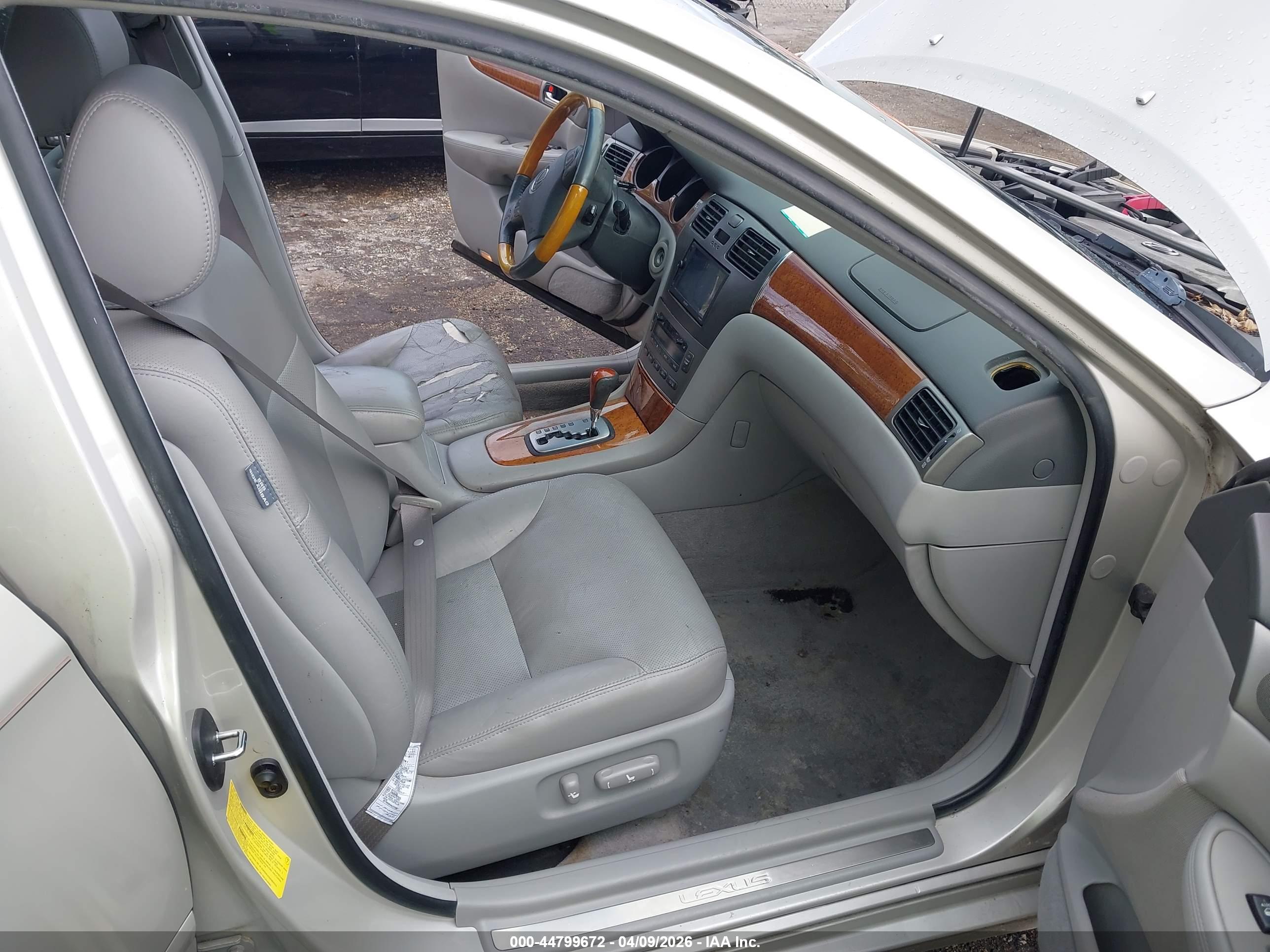 LEXUS ES image 5