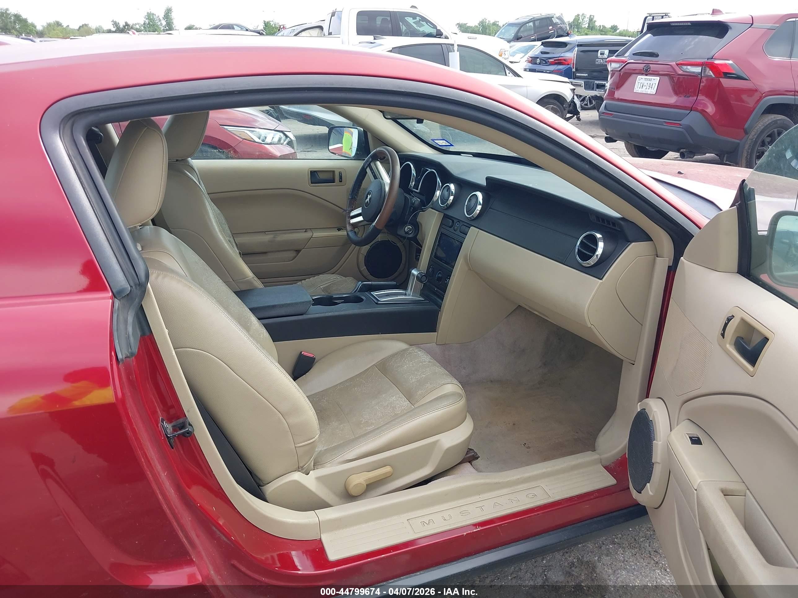 FORD MUSTANG image 5