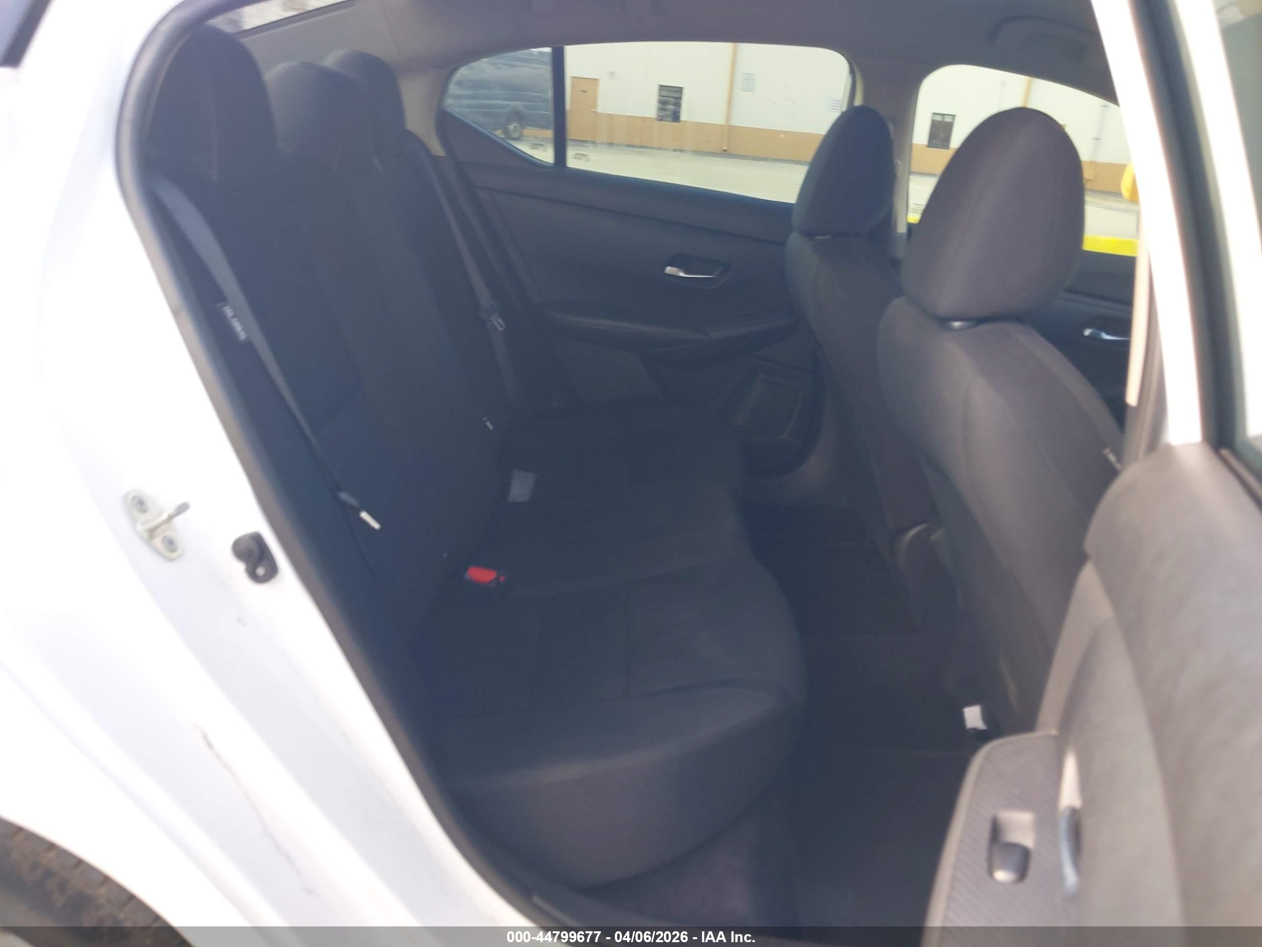 NISSAN SENTRA image 8
