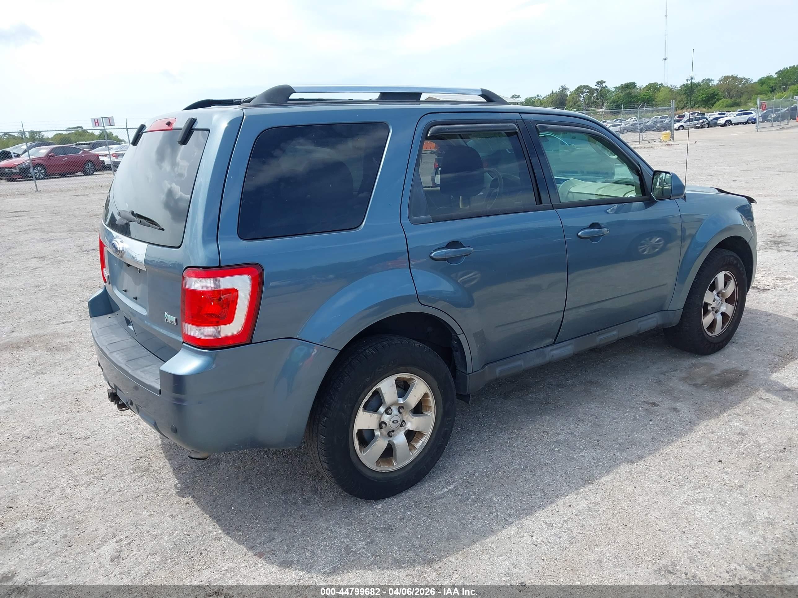 FORD ESCAPE image 4