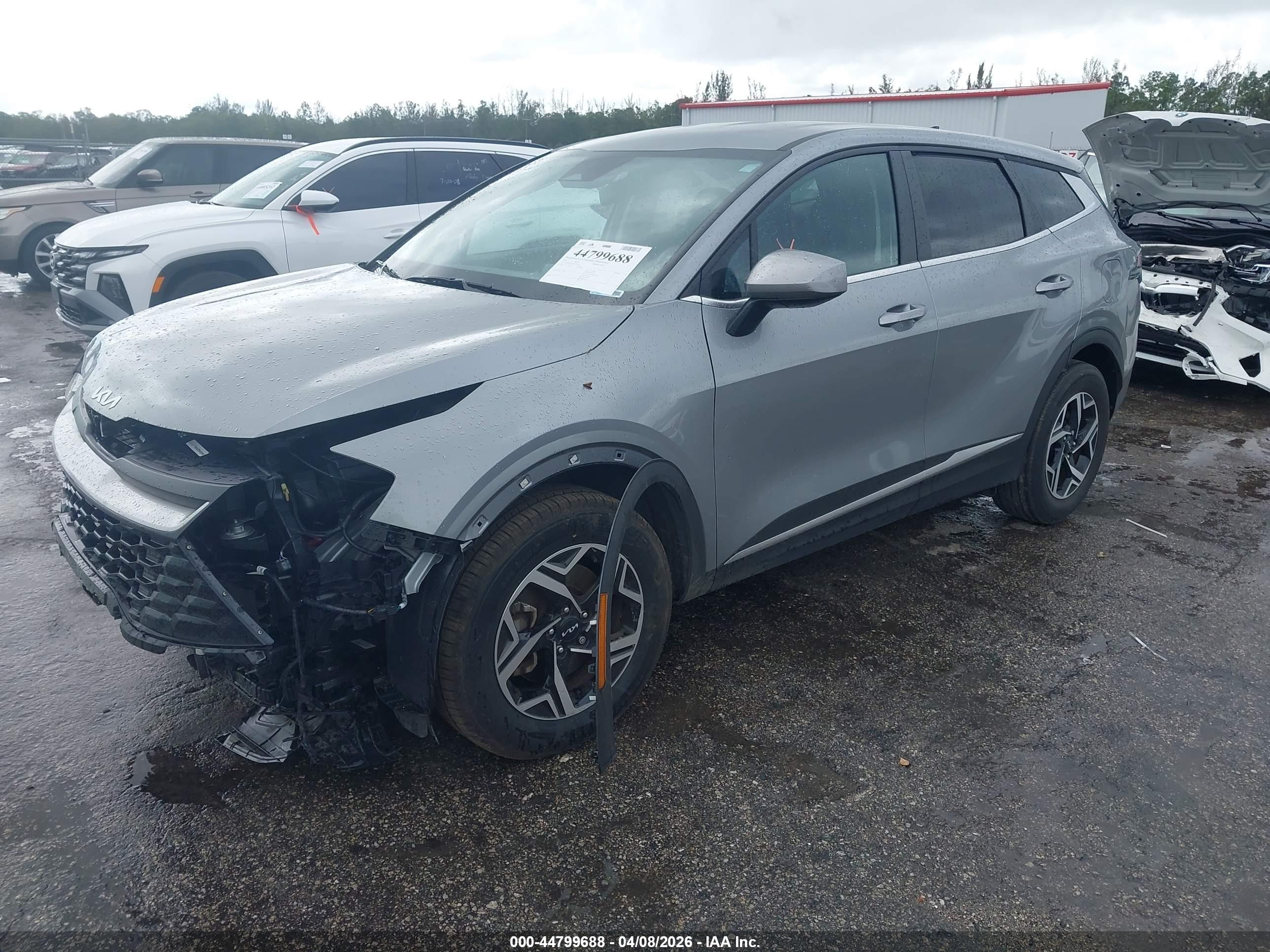 KIA SPORTAGE image 2