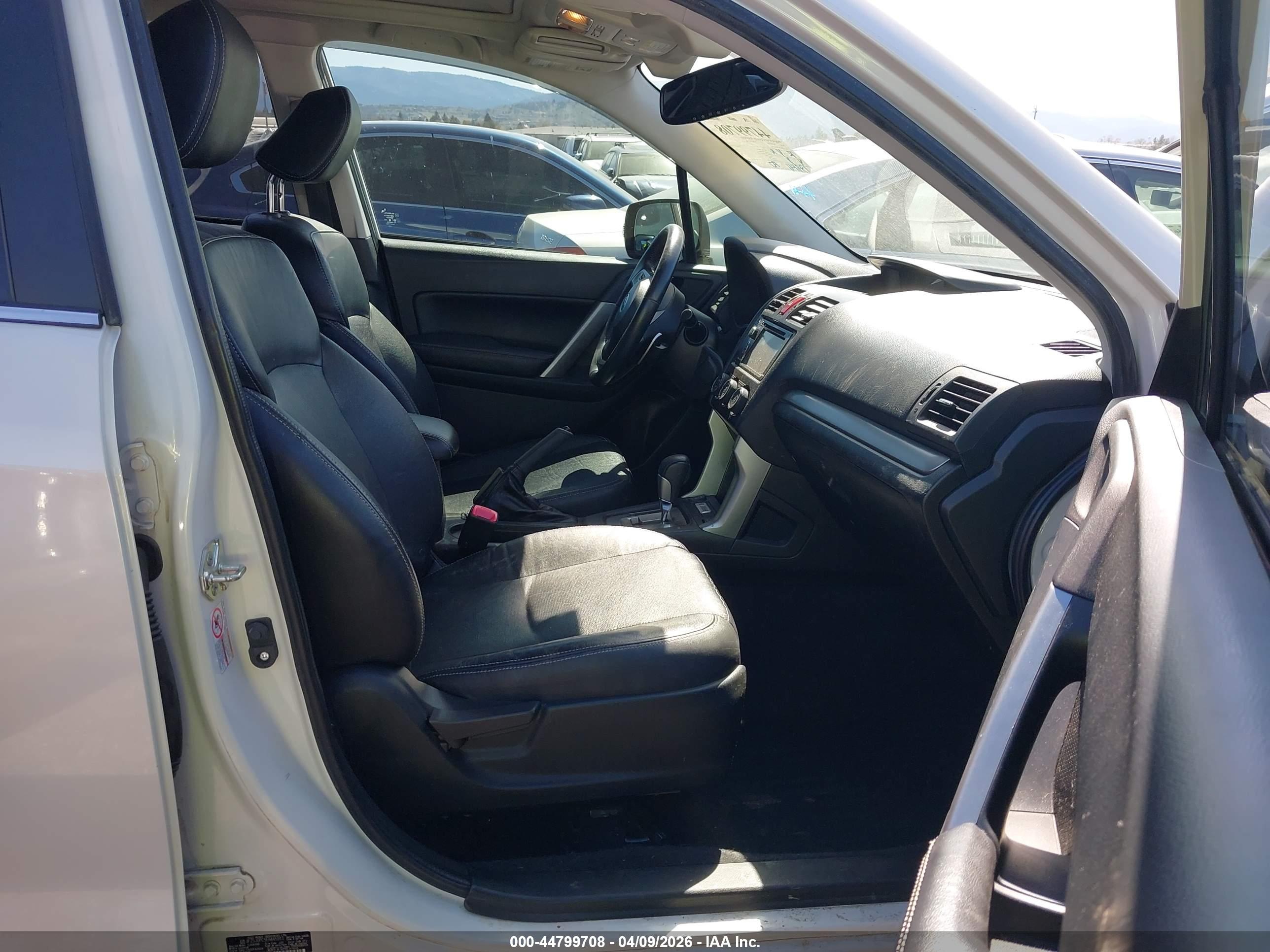 SUBARU FORESTER image 5