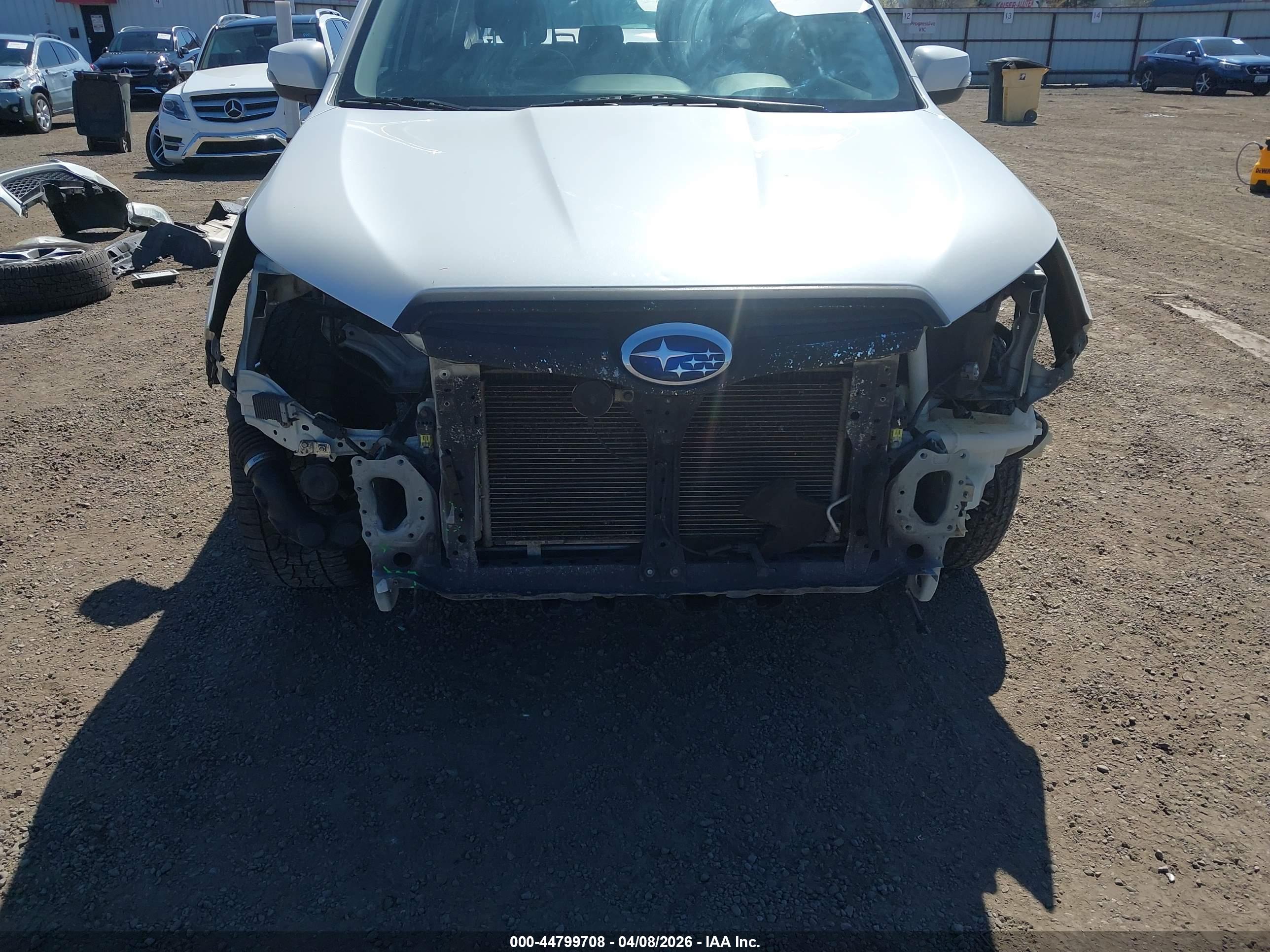 SUBARU FORESTER image 6
