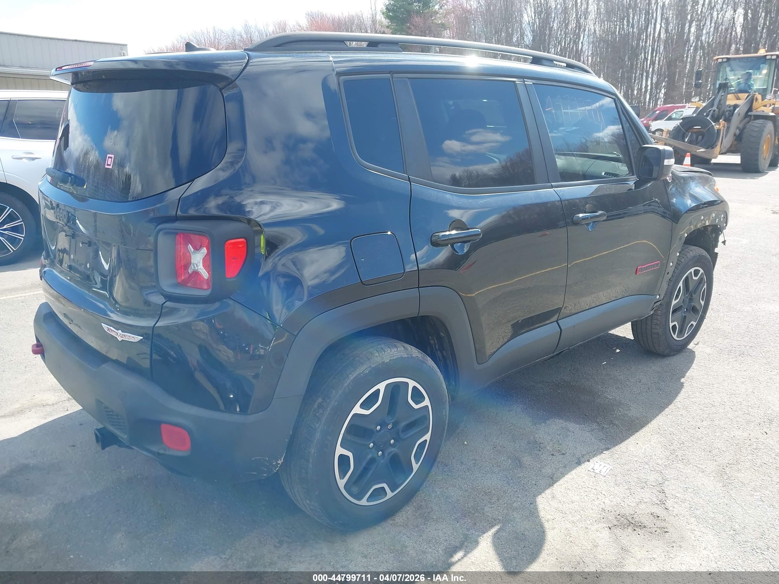 JEEP RENEGADE image 4