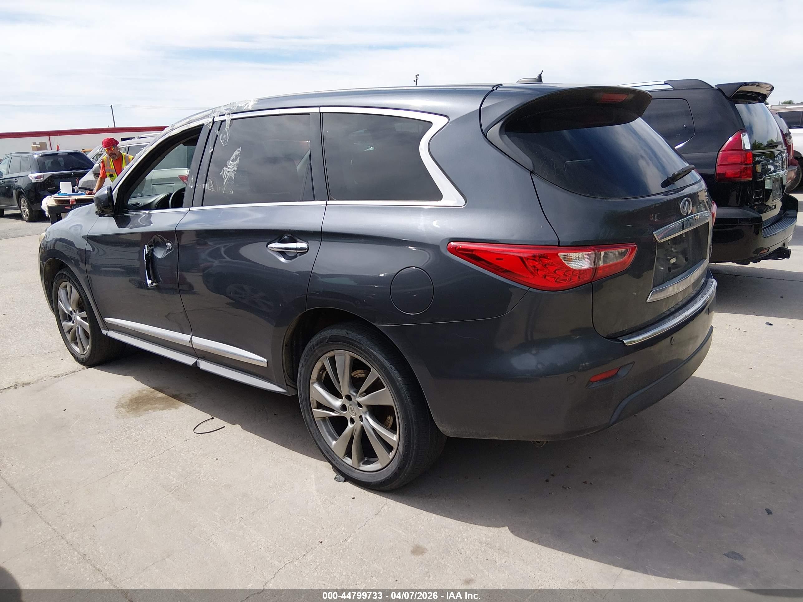 INFINITI JX35 image 3