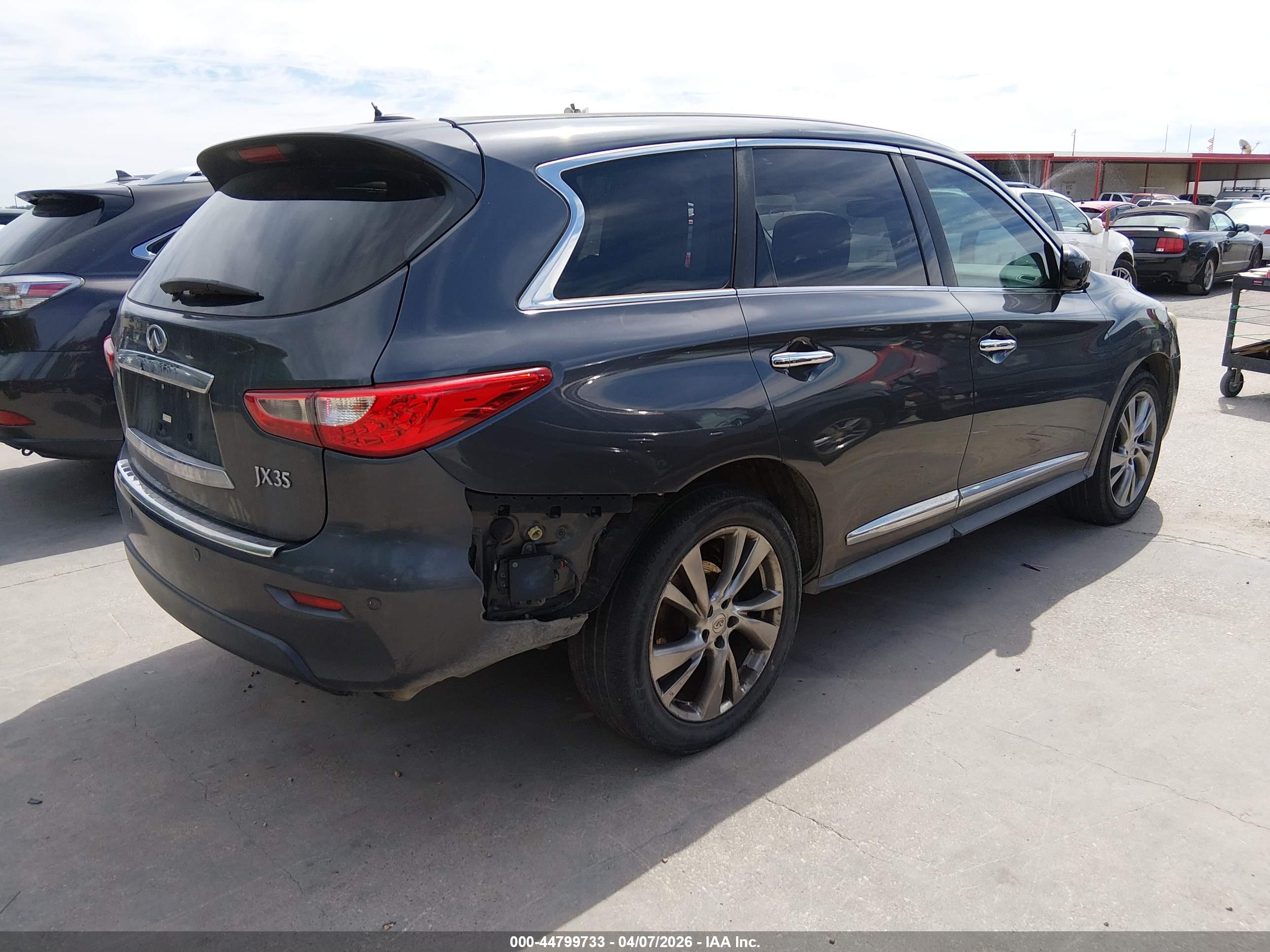 INFINITI JX35 image 4