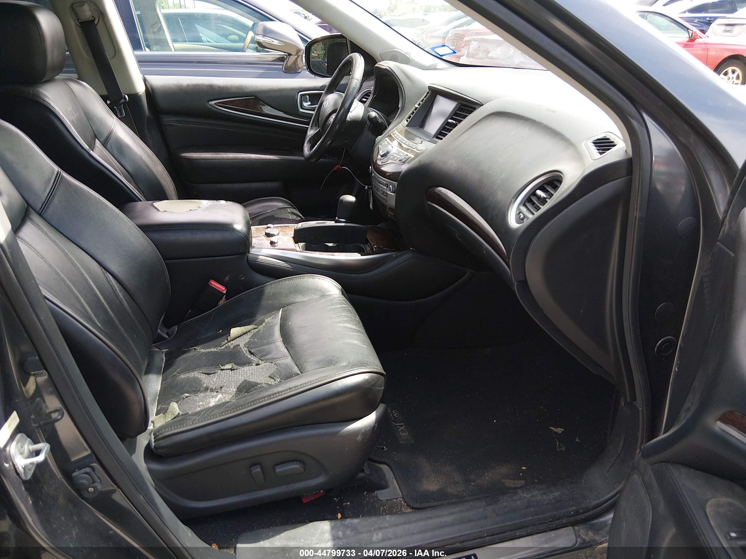 INFINITI JX35 image 5