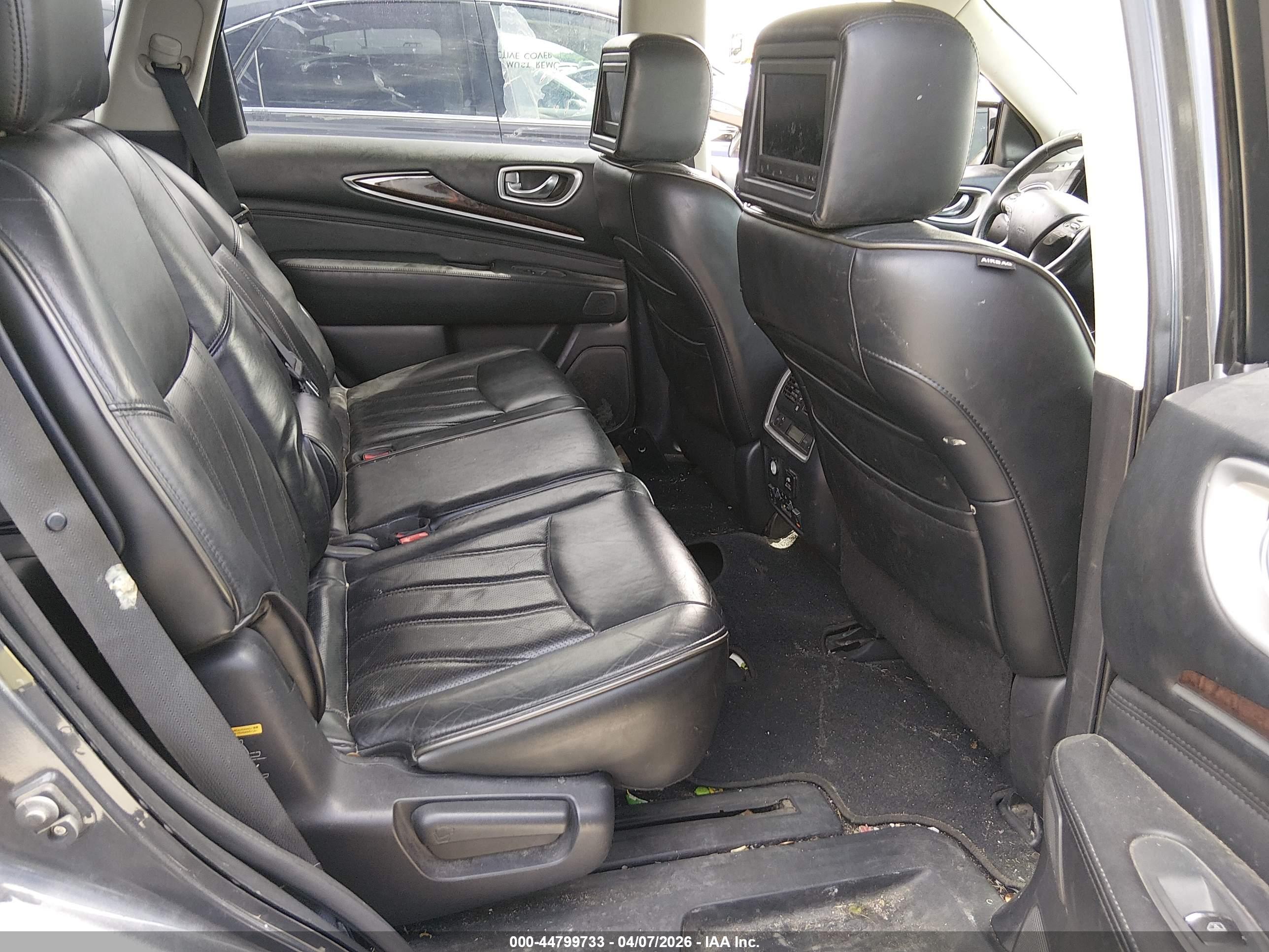 INFINITI JX35 image 8