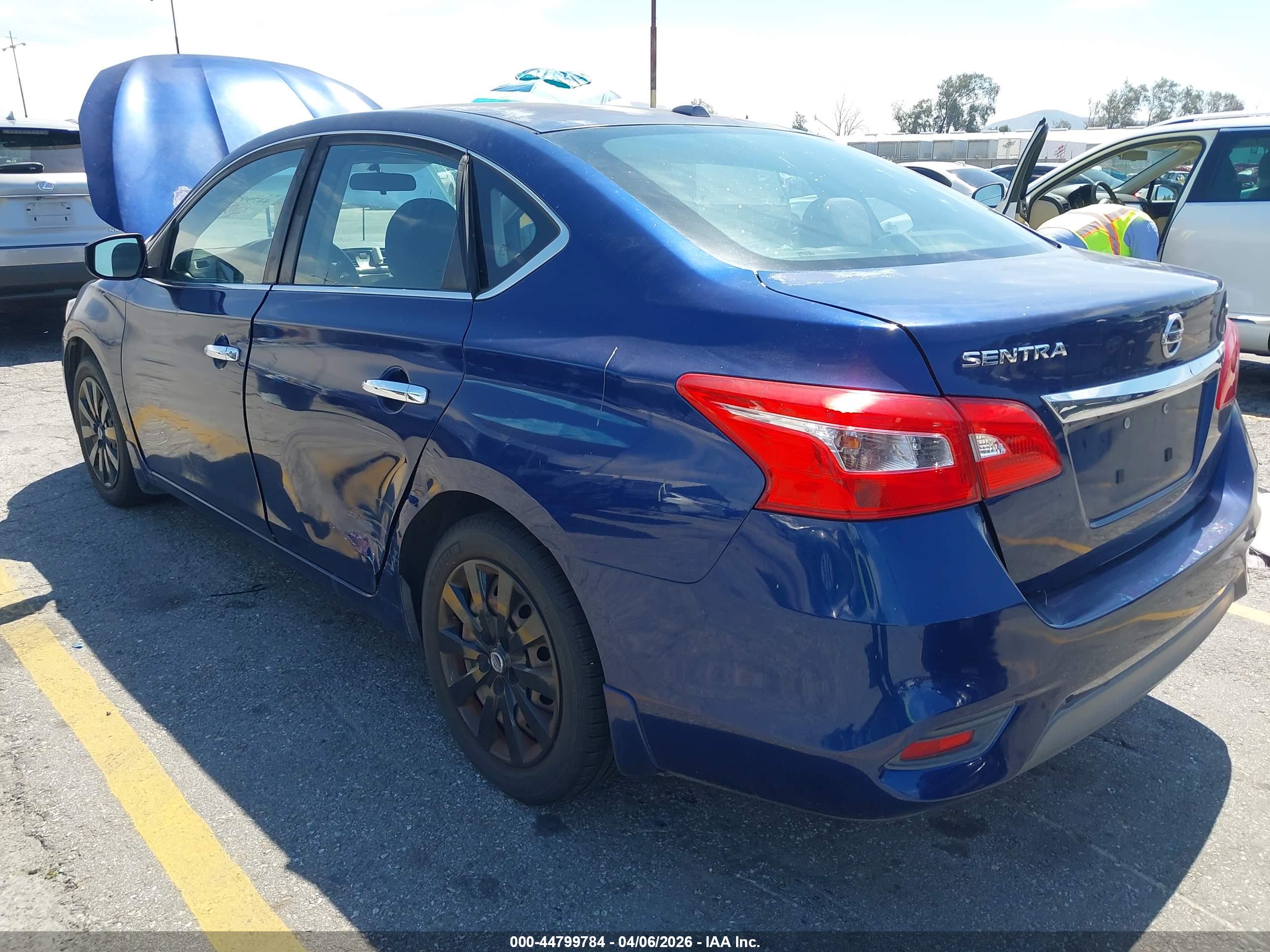 NISSAN SENTRA image 6