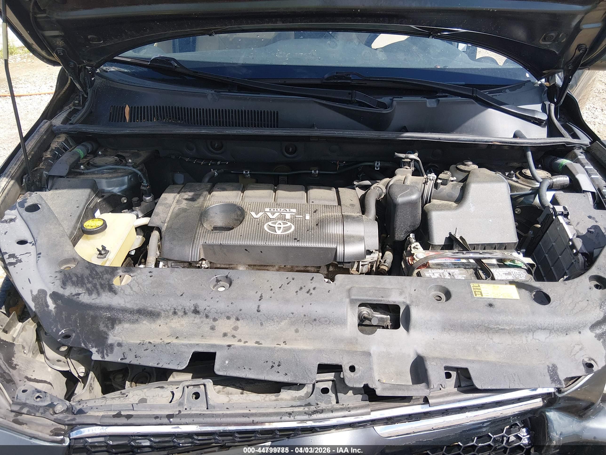 TOYOTA RAV4 image 10