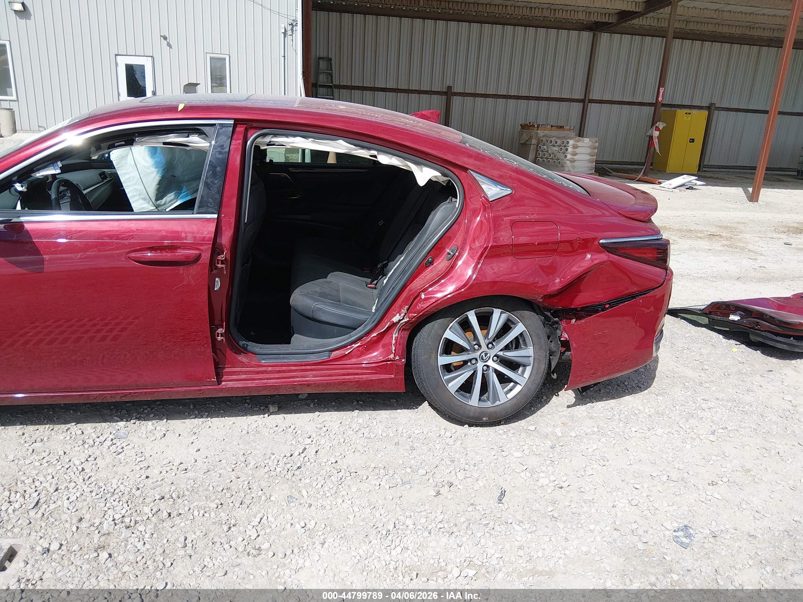 LEXUS ES image 6