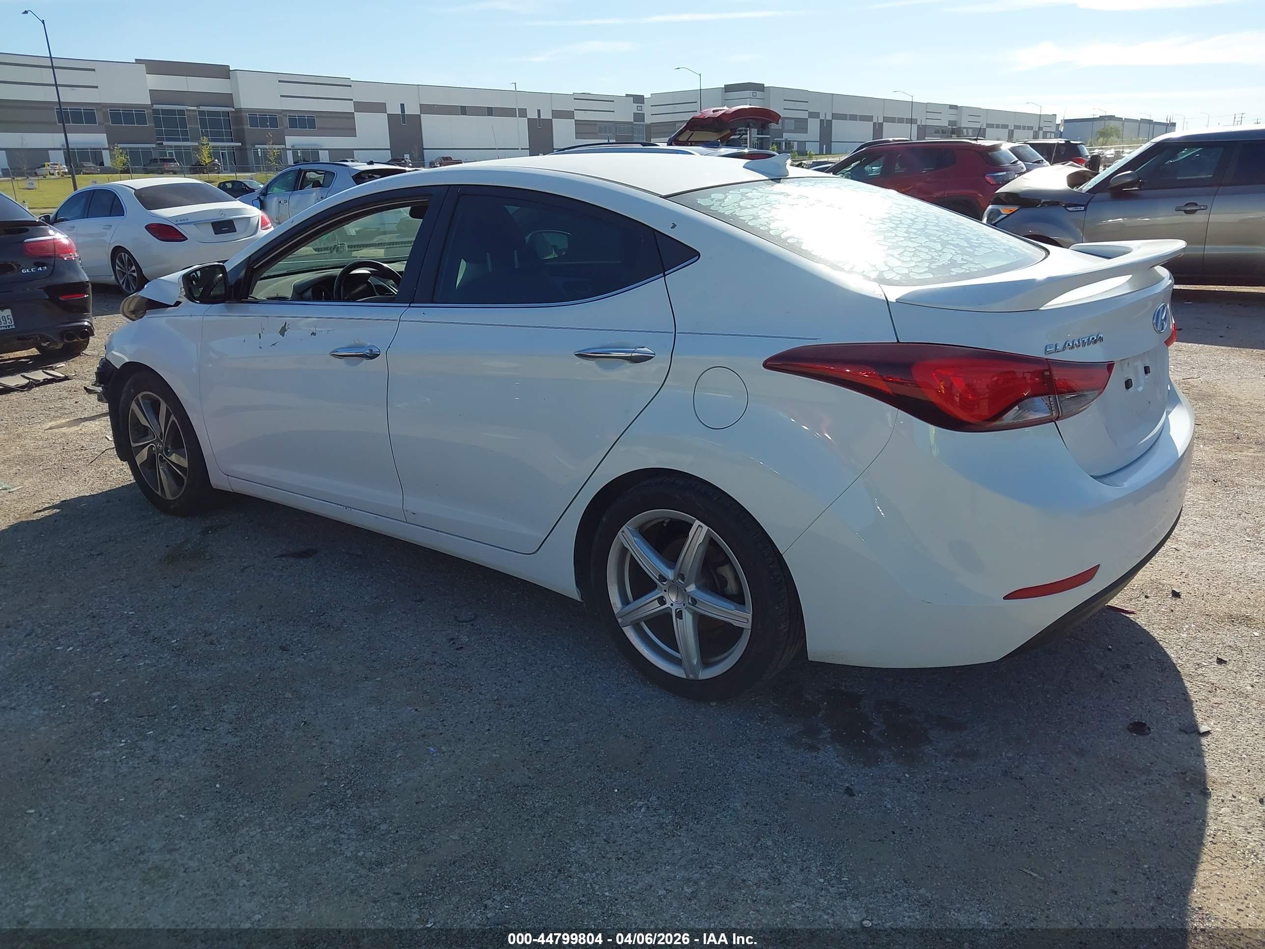 HYUNDAI ELANTRA image 3