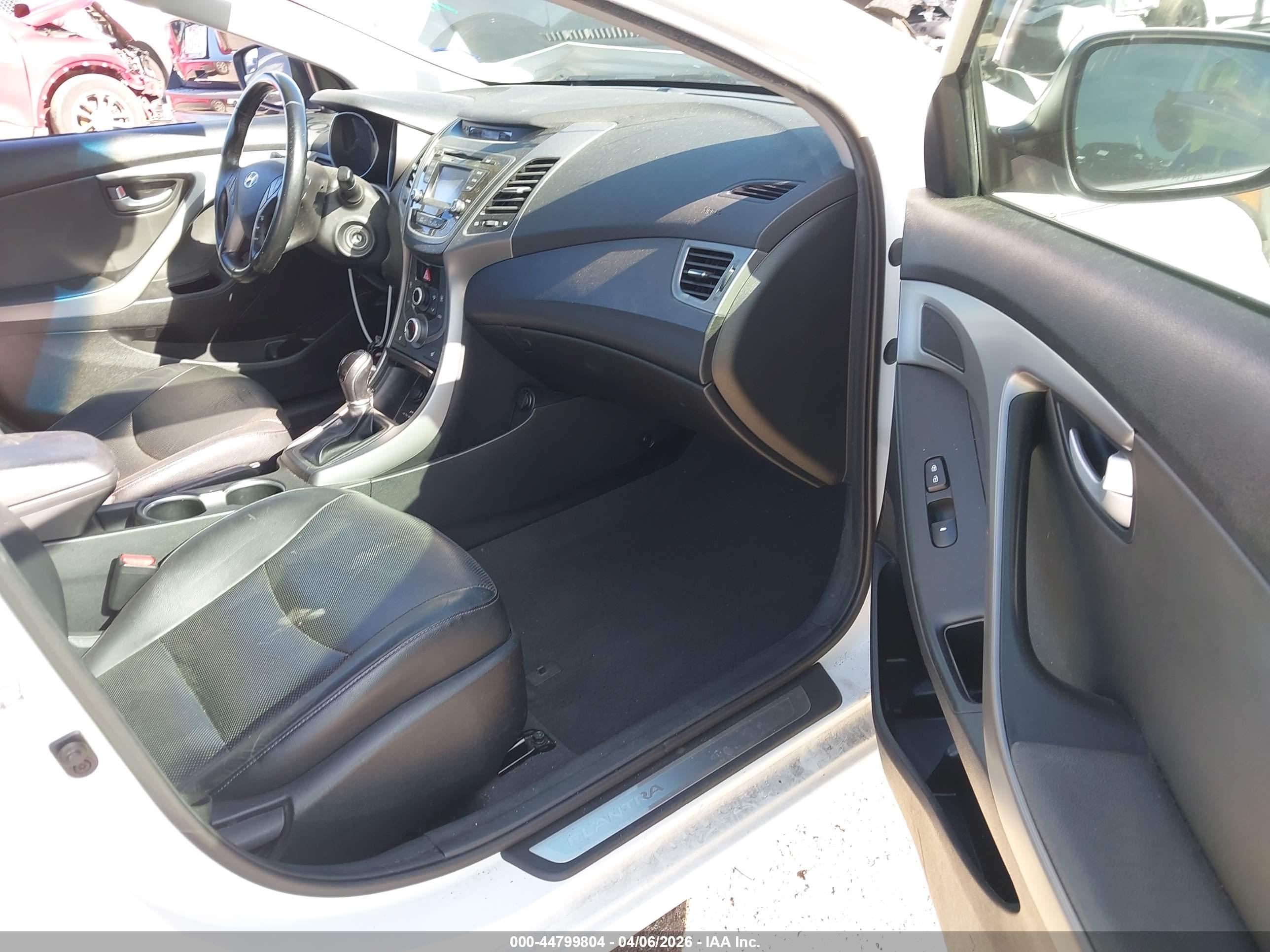 HYUNDAI ELANTRA image 5