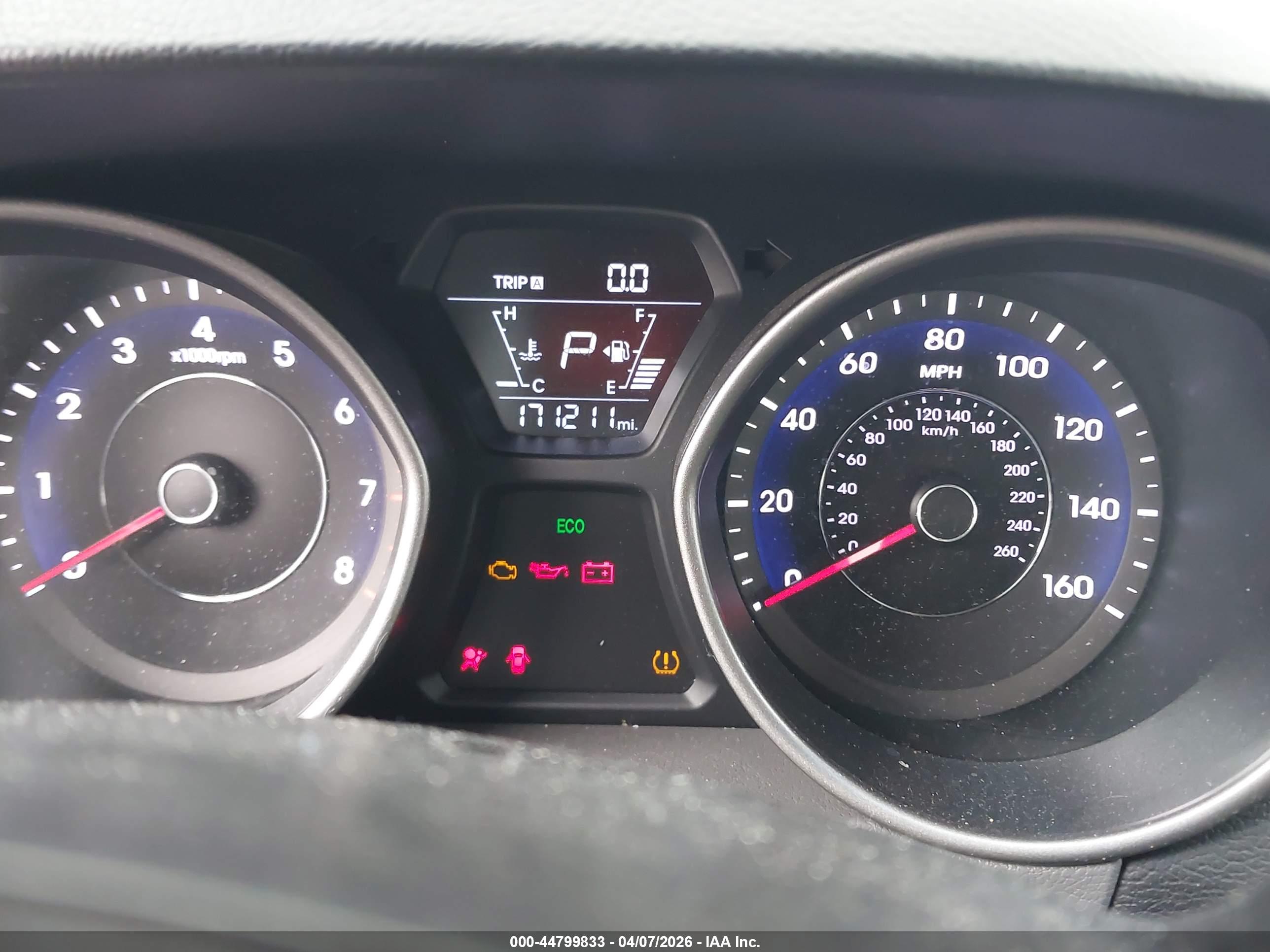 HYUNDAI ELANTRA image 7
