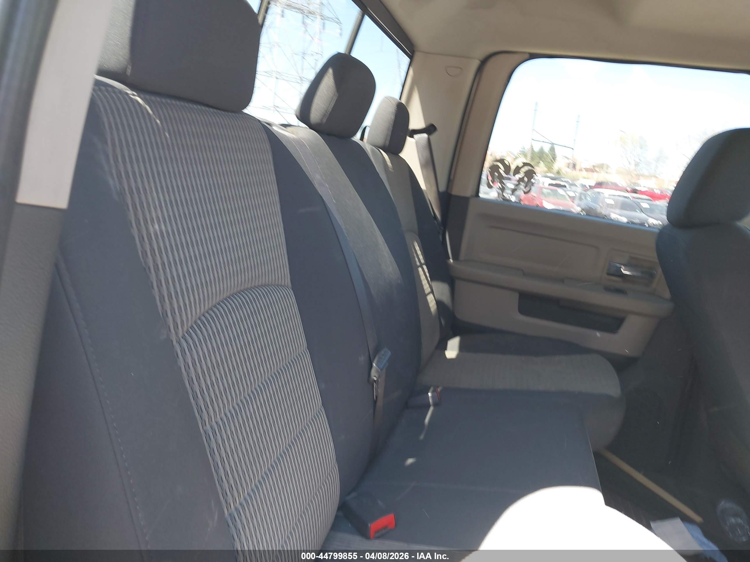 DODGE RAM image 8