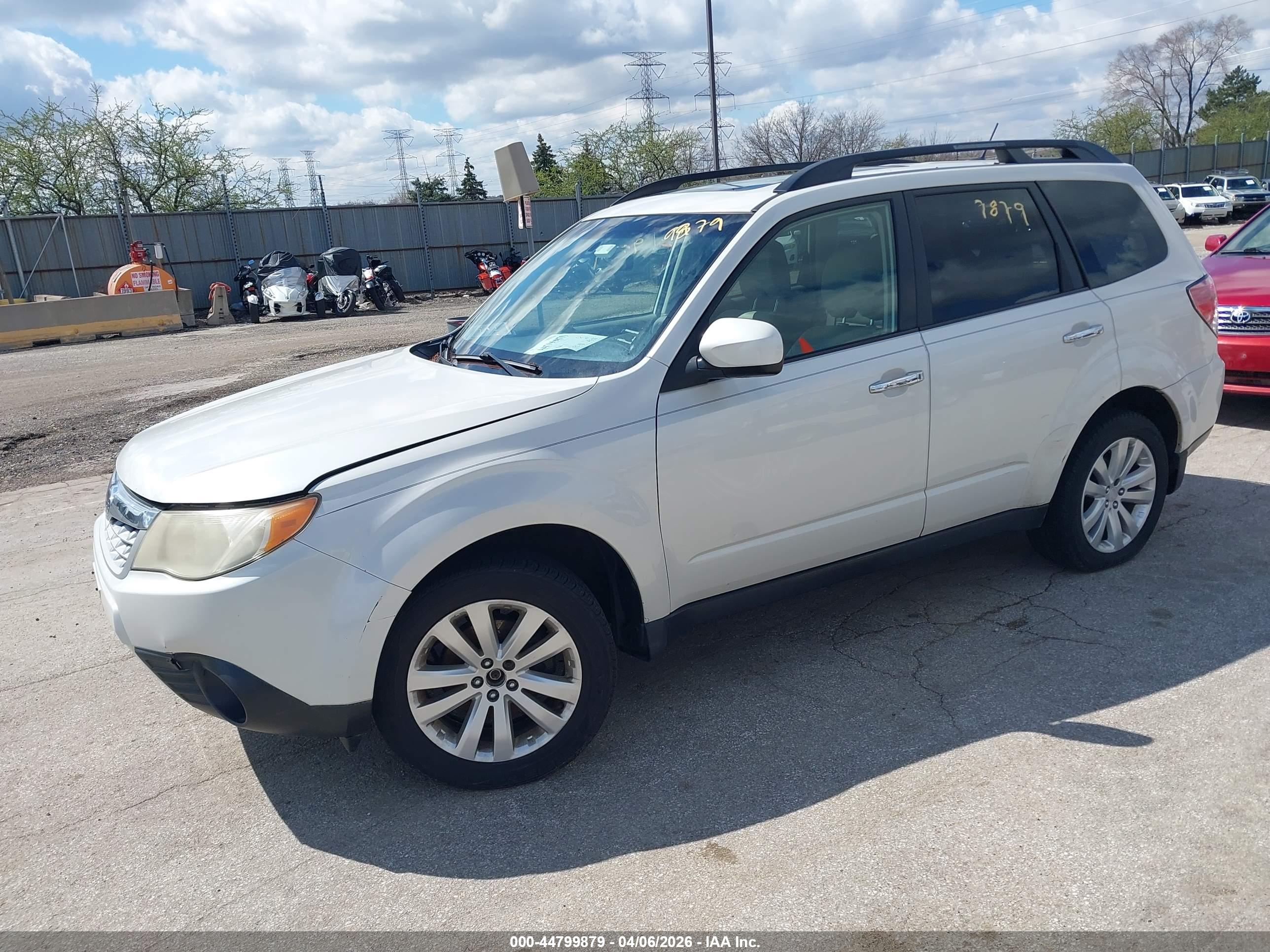 SUBARU FORESTER image 2