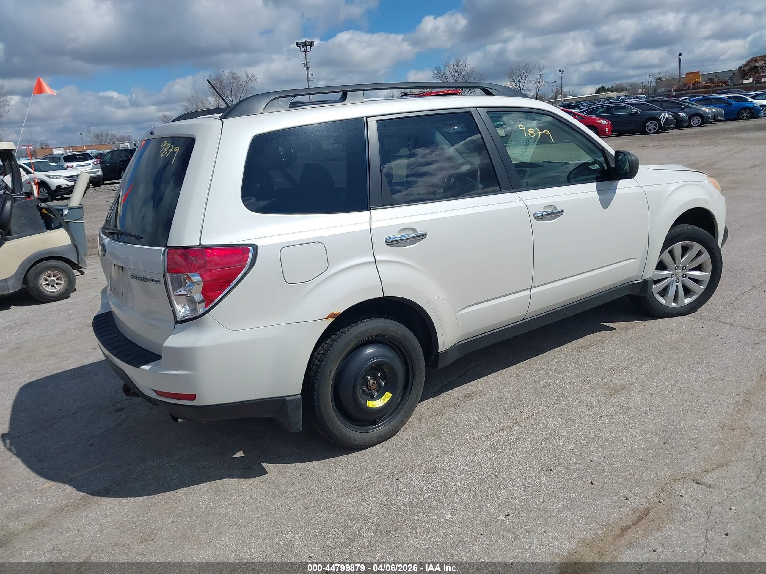 SUBARU FORESTER image 4
