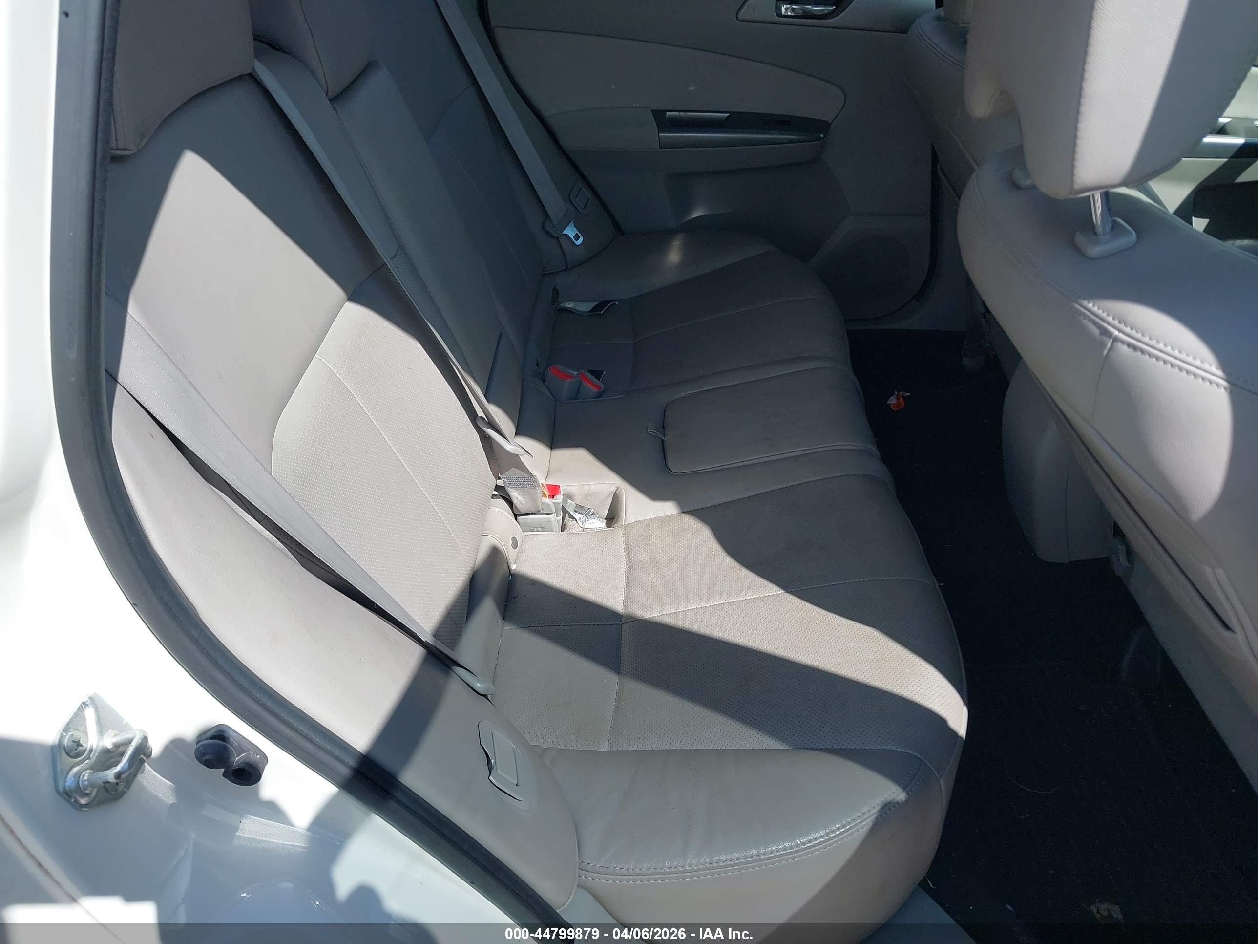 SUBARU FORESTER image 8