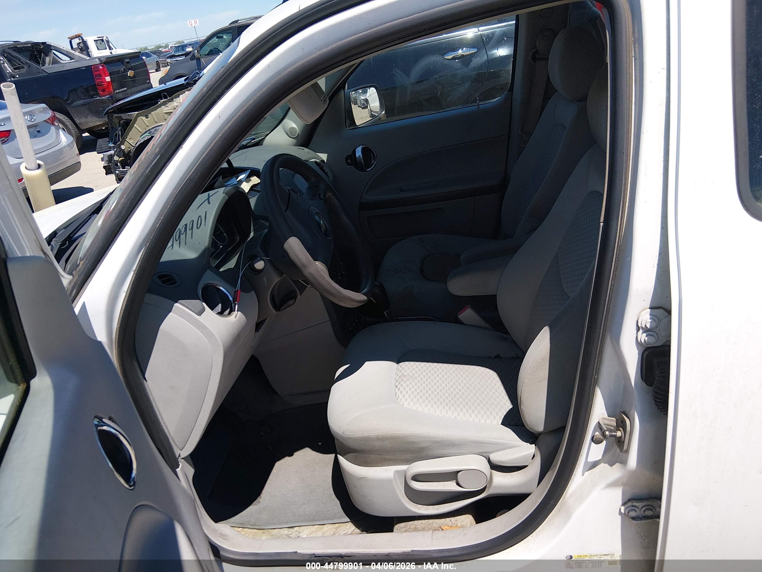CHEVROLET HHR image 8