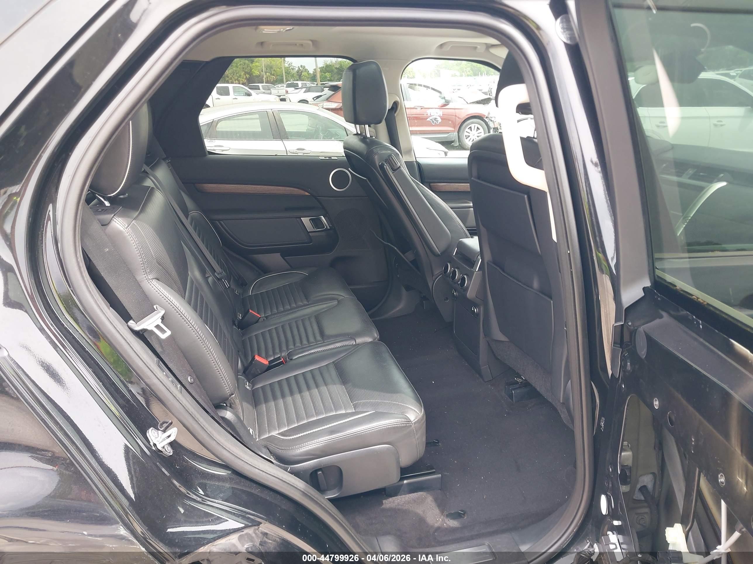 LAND ROVER image 8