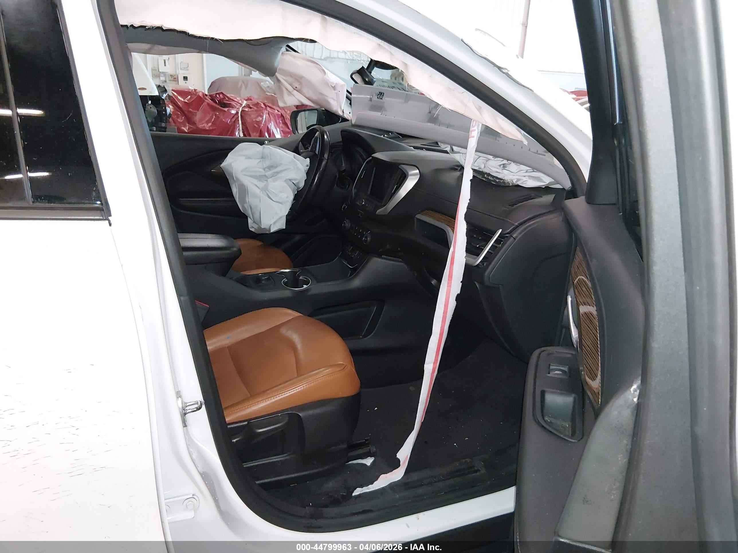 GMC TERRAIN image 5