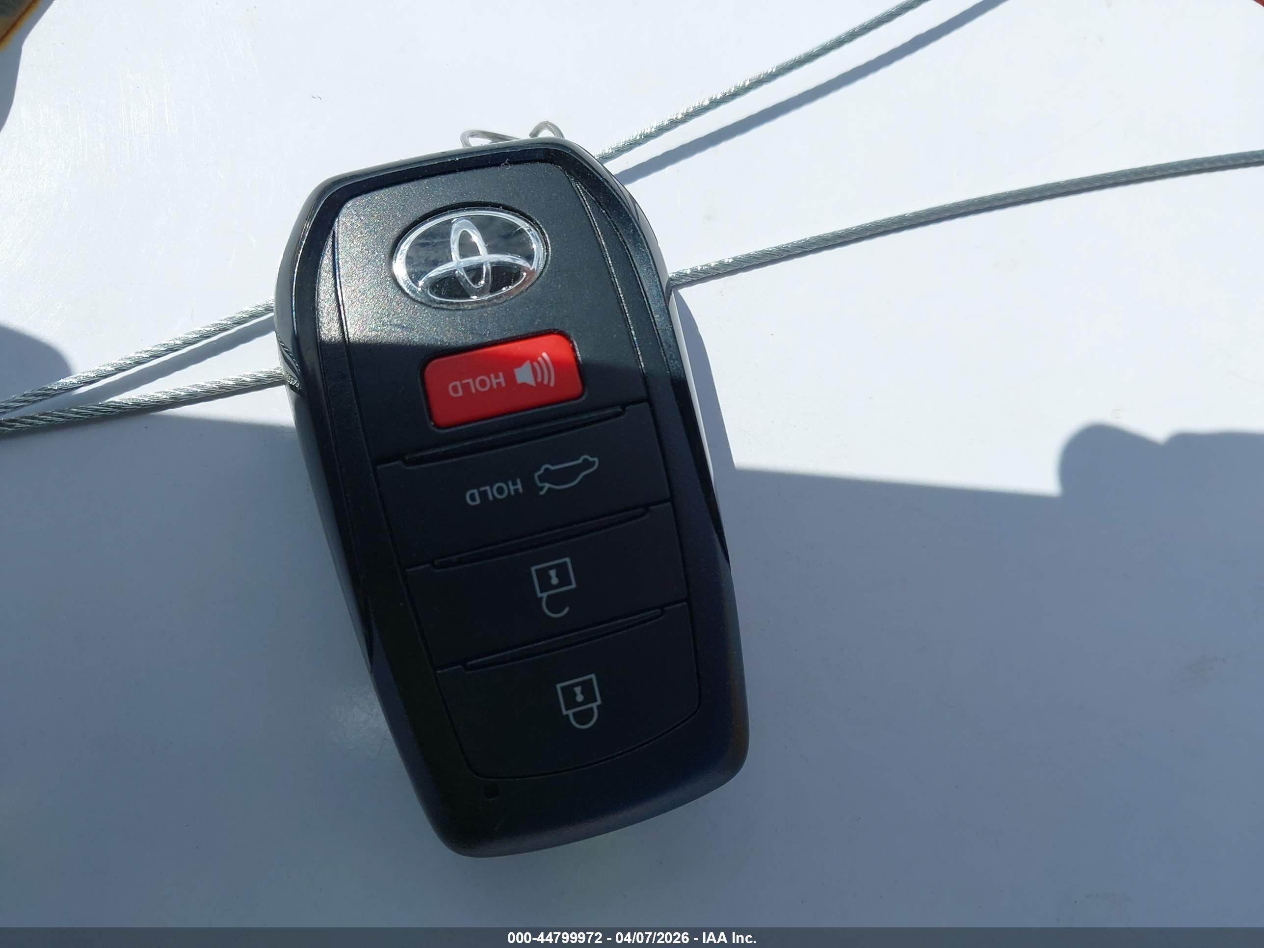 TOYOTA CAMRY image 11