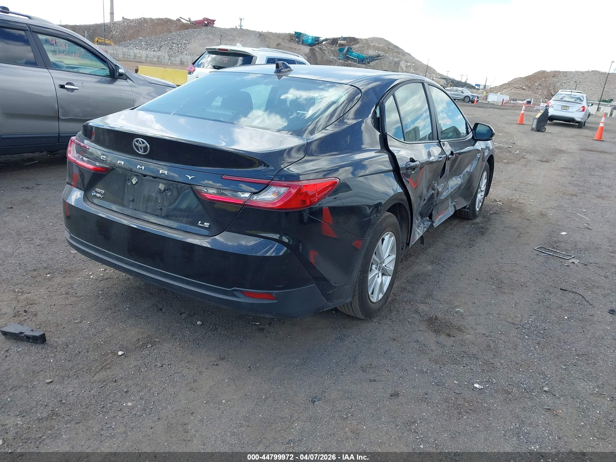TOYOTA CAMRY image 4