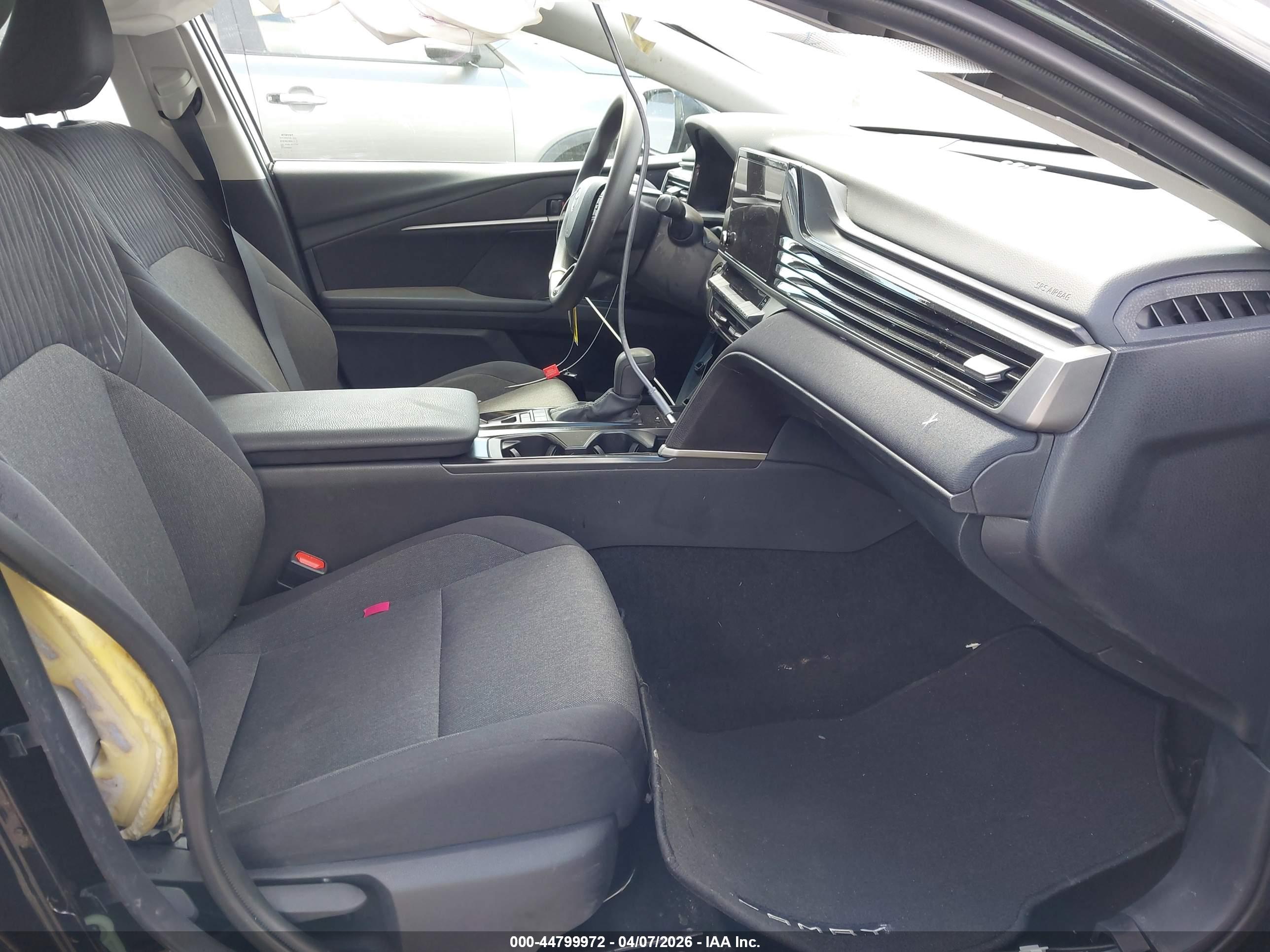 TOYOTA CAMRY image 5