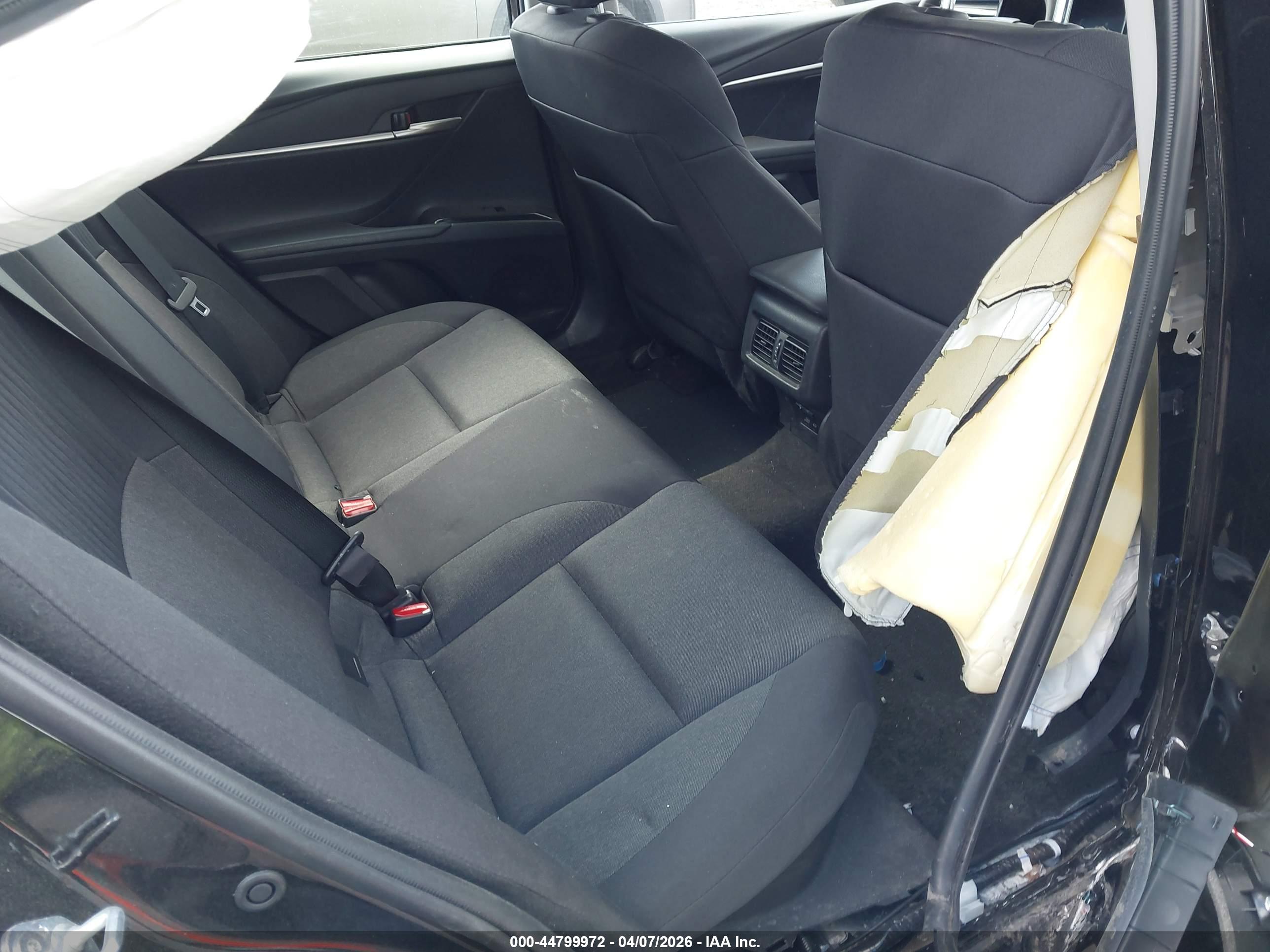 TOYOTA CAMRY image 8