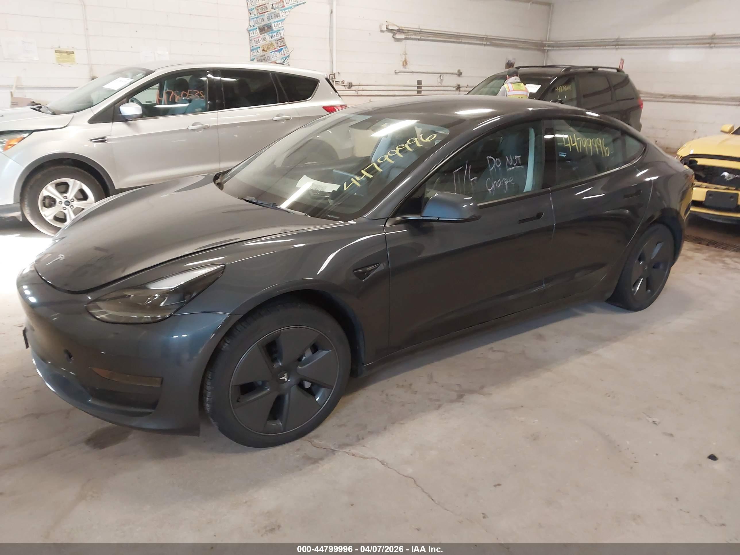 TESLA MODEL image 2