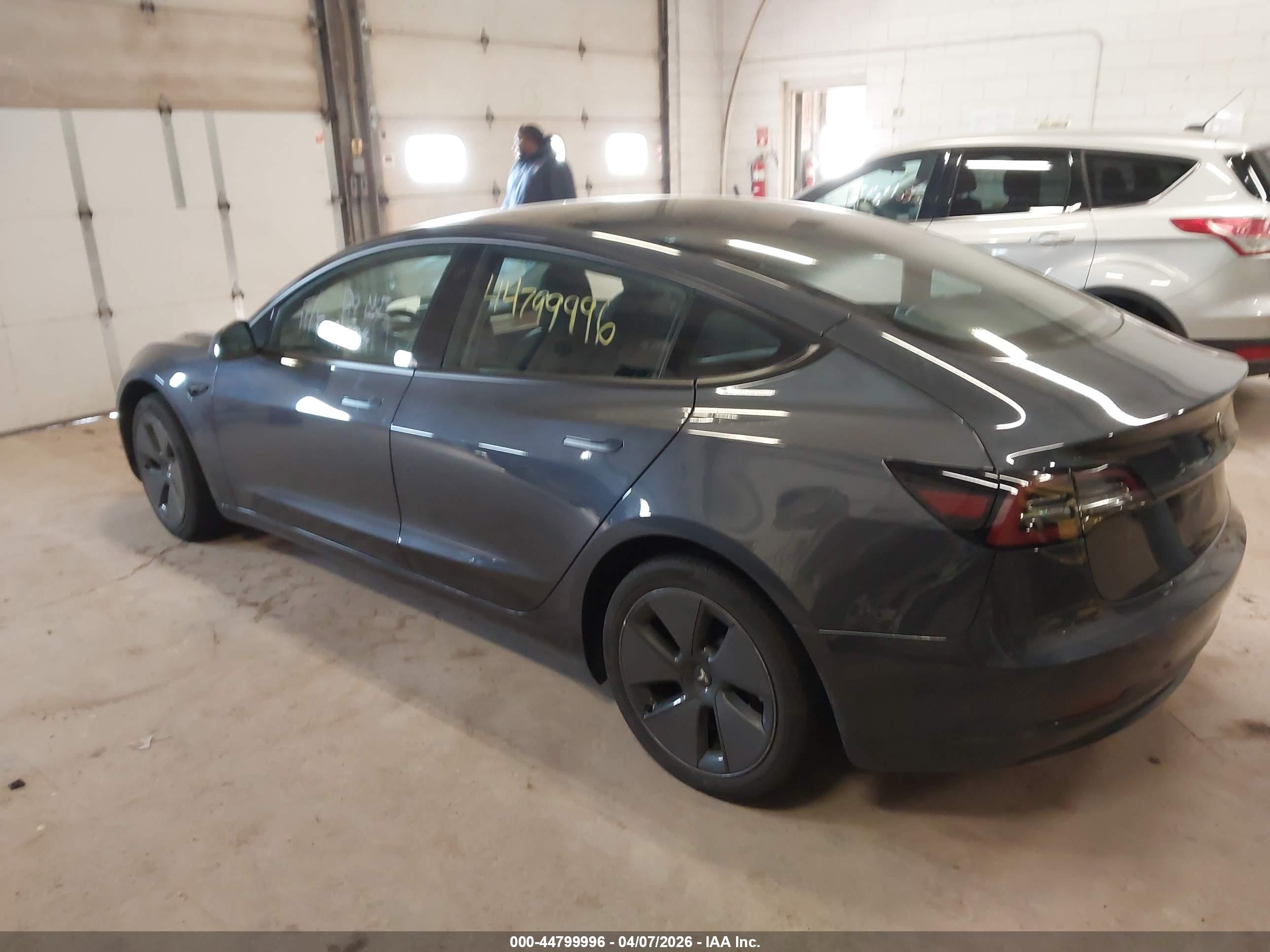 TESLA MODEL image 3
