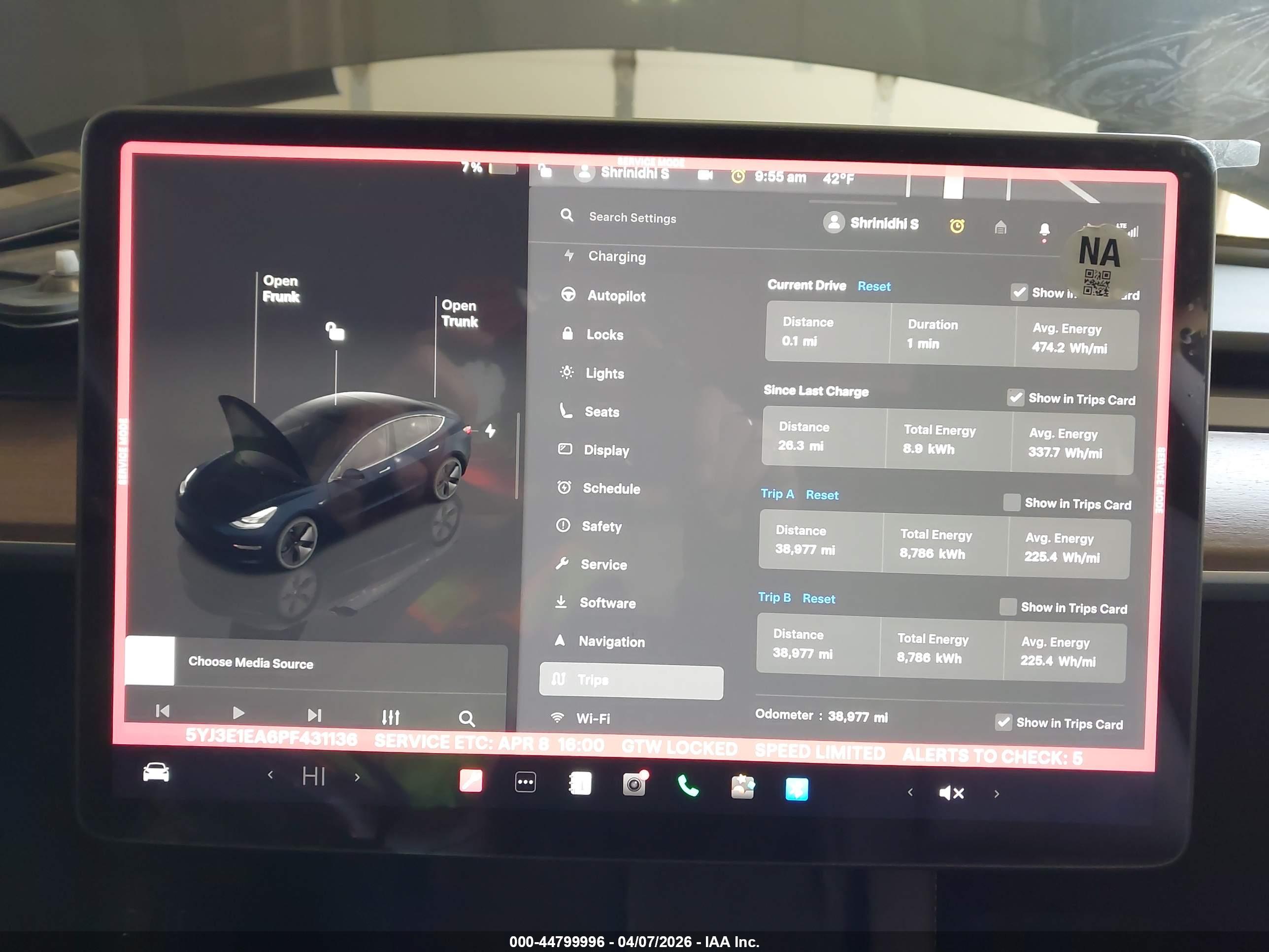TESLA MODEL image 7