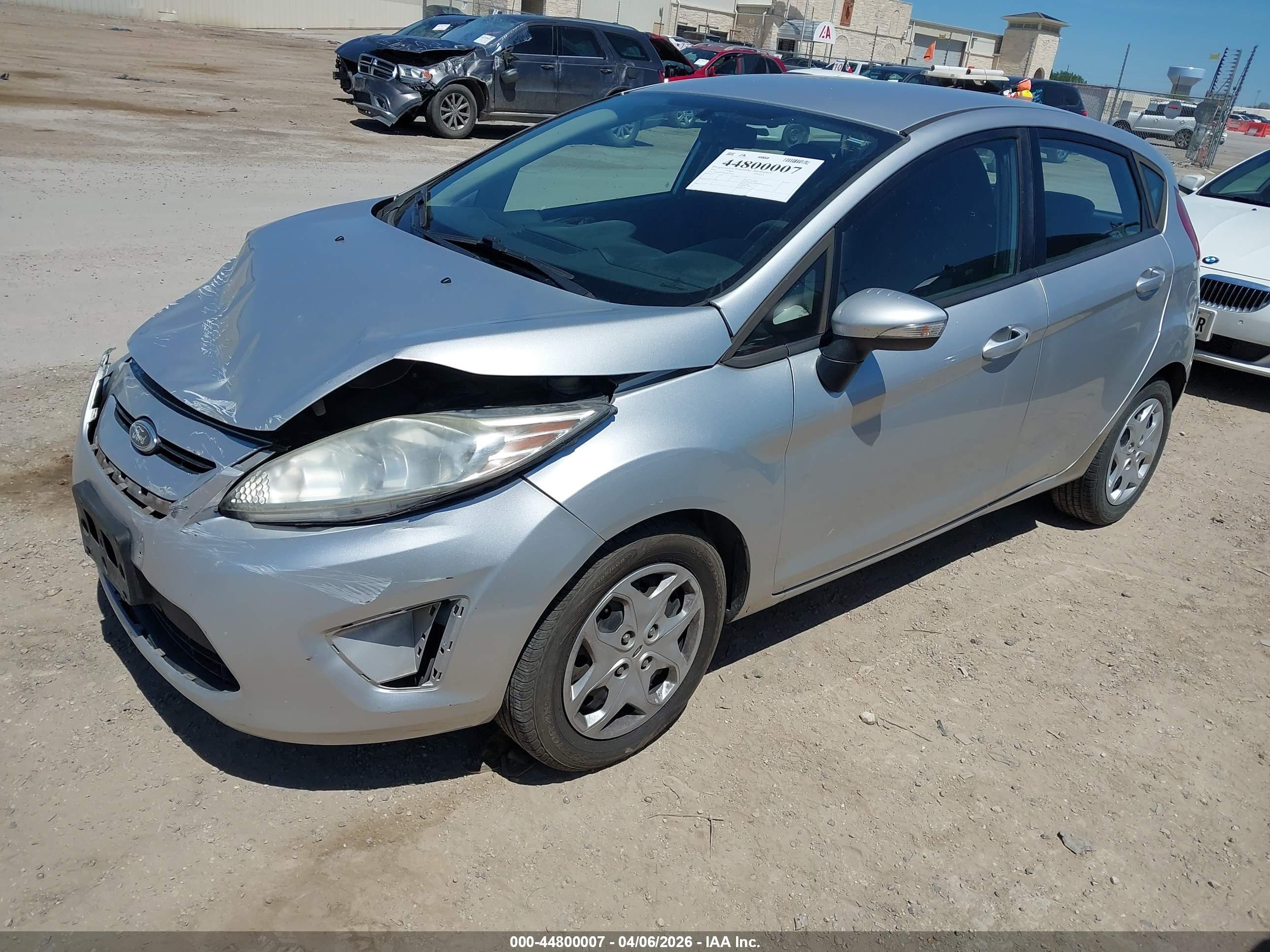 FORD FIESTA image 2