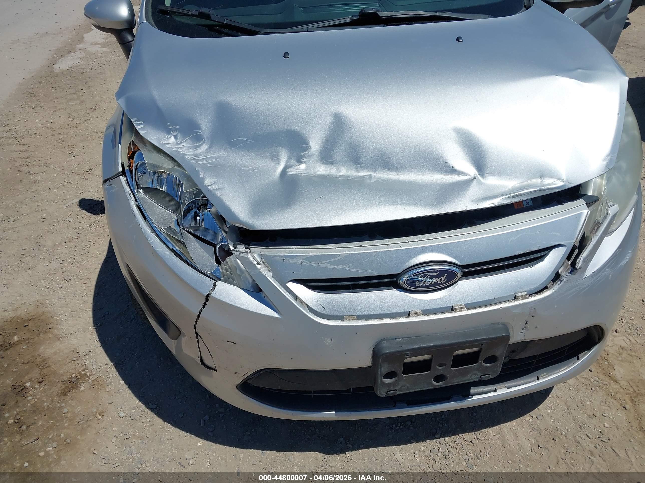 FORD FIESTA image 6