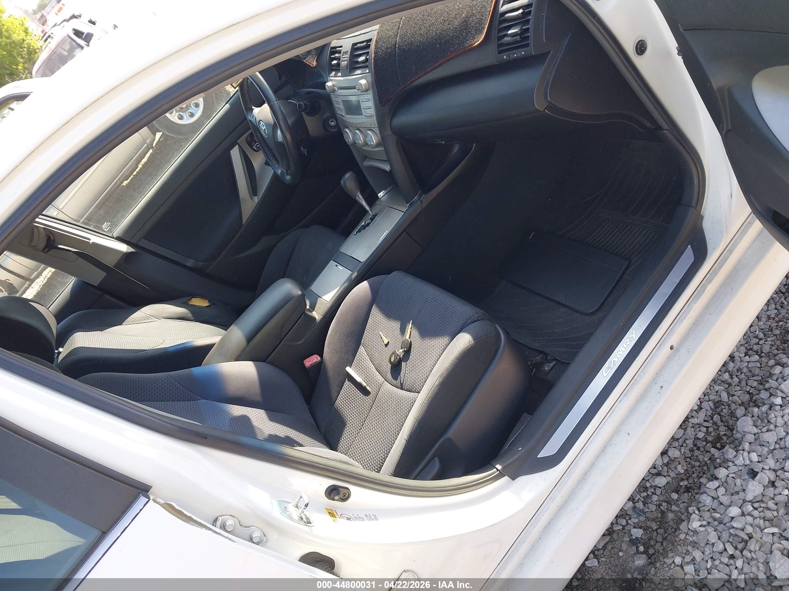 TOYOTA CAMRY image 5
