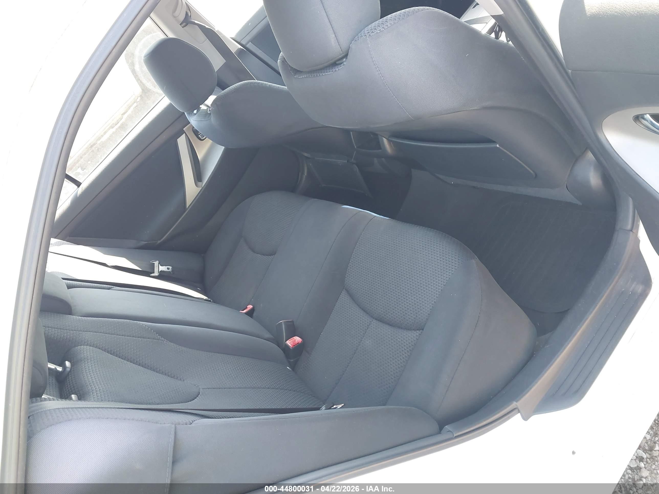 TOYOTA CAMRY image 8