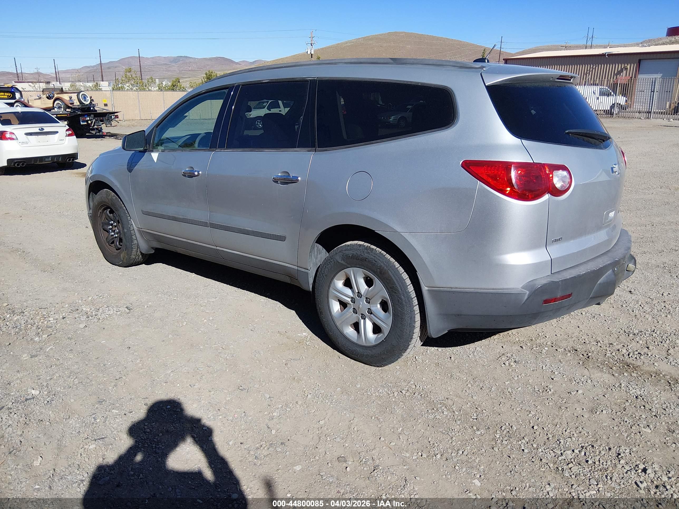 CHEVROLET TRAVERSE image 3