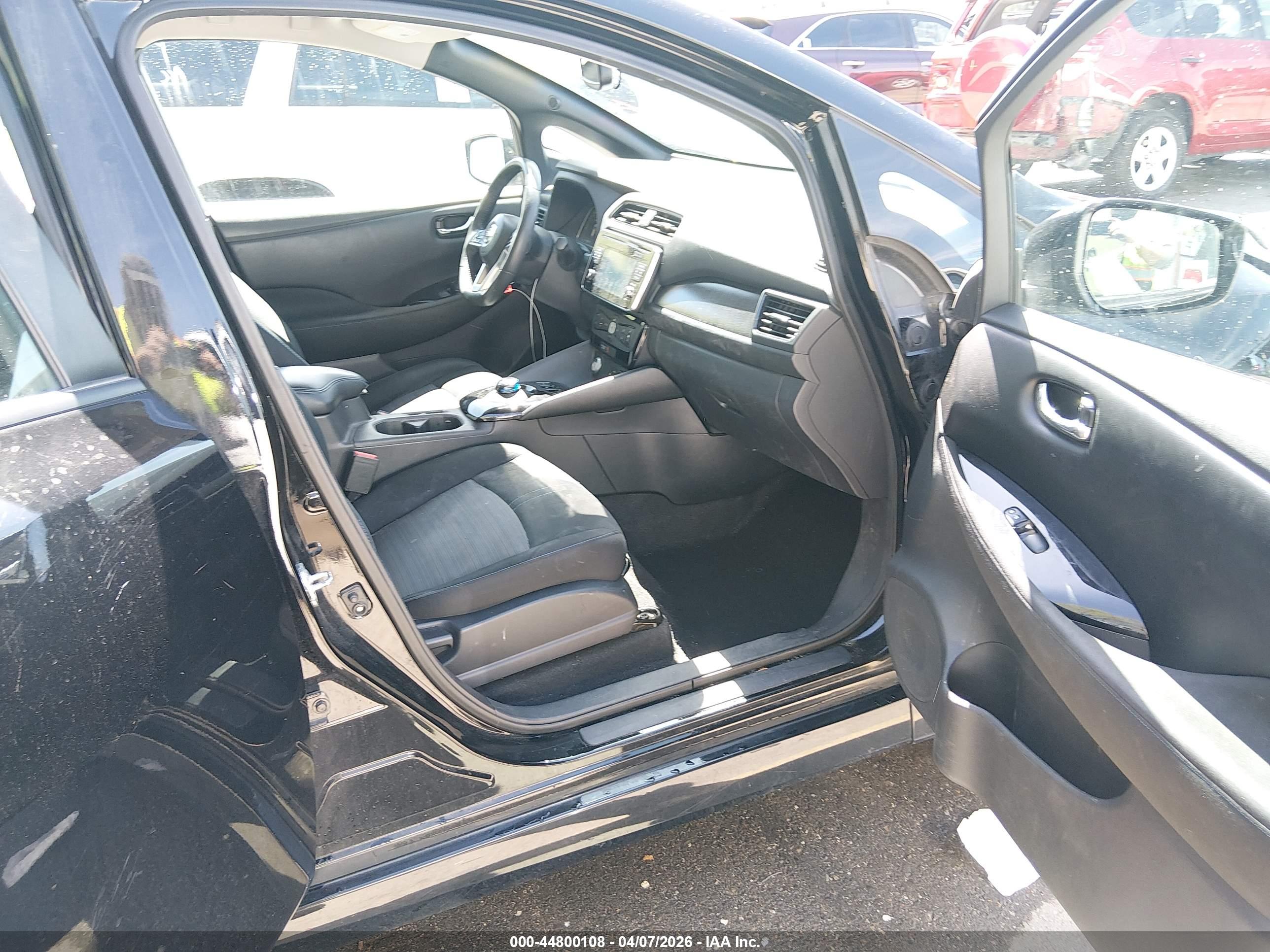 NISSAN LEAF image 5