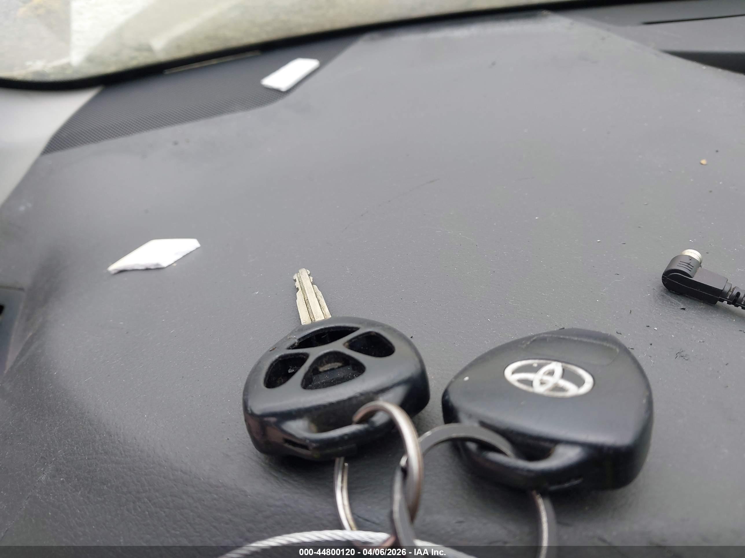 TOYOTA CAMRY image 11