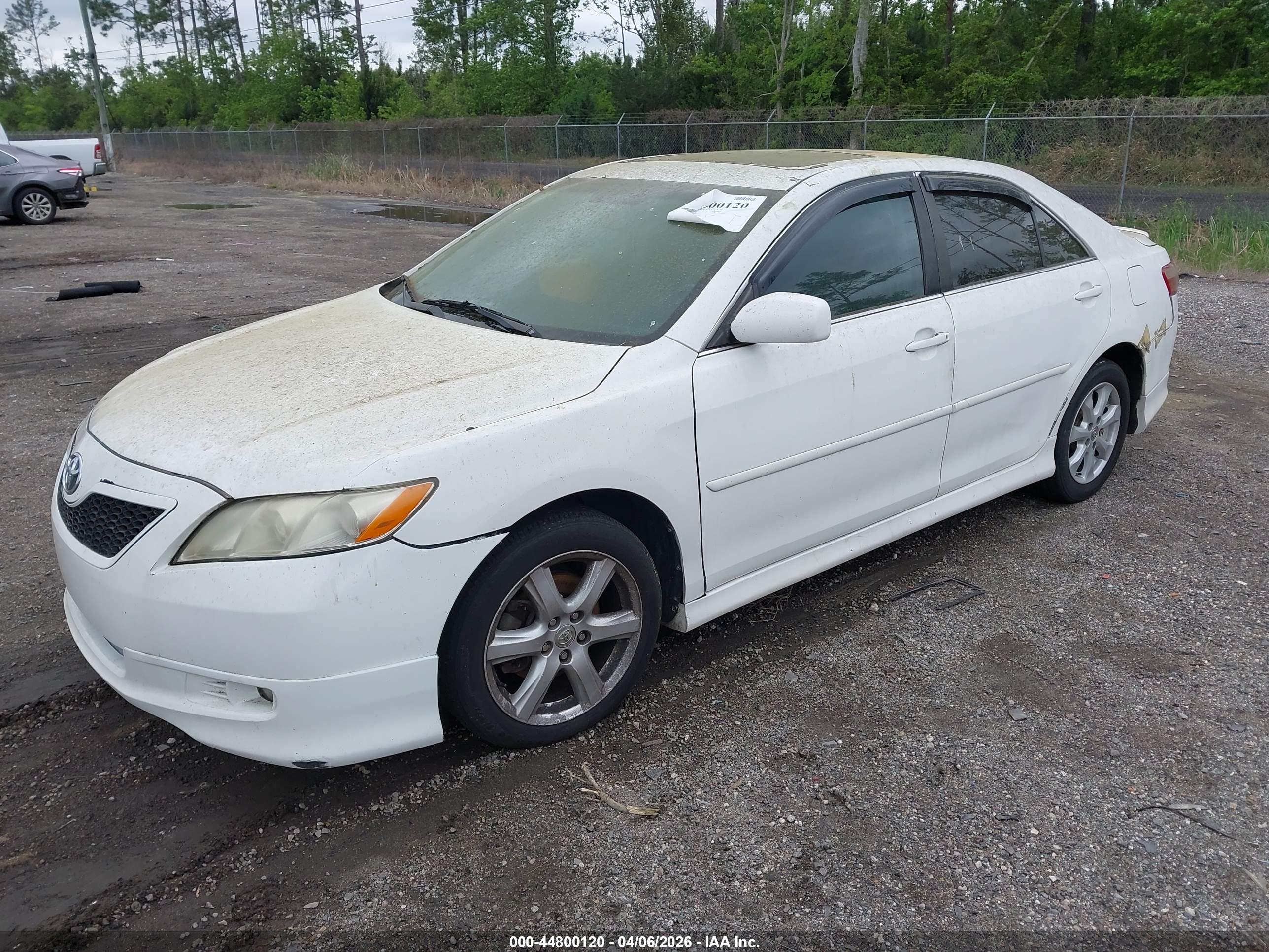 TOYOTA CAMRY image 2