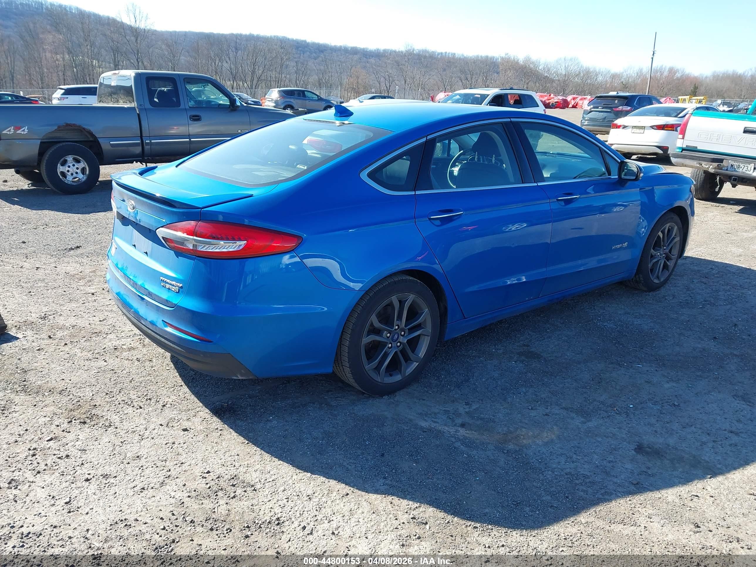 FORD FUSION image 4